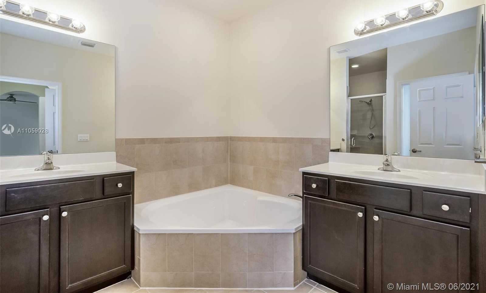 Small Image of 17078 SOUTH WEST 91ST ST, Miami Number 16