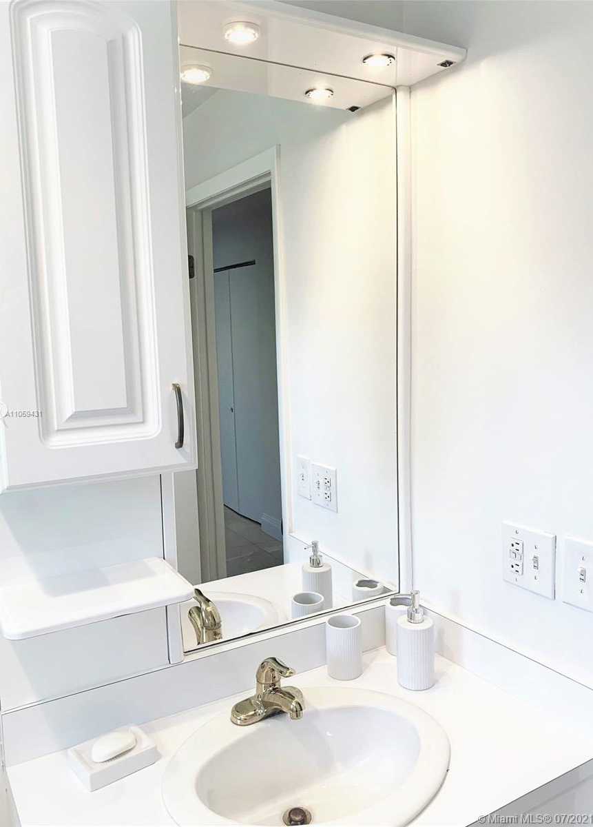 Small Image of 330 188TH ST, Sunny Isles Beach Number 14