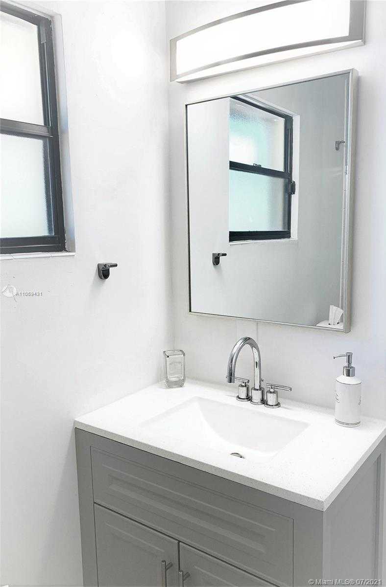 Small Image of 330 188TH ST, Sunny Isles Beach Number 15