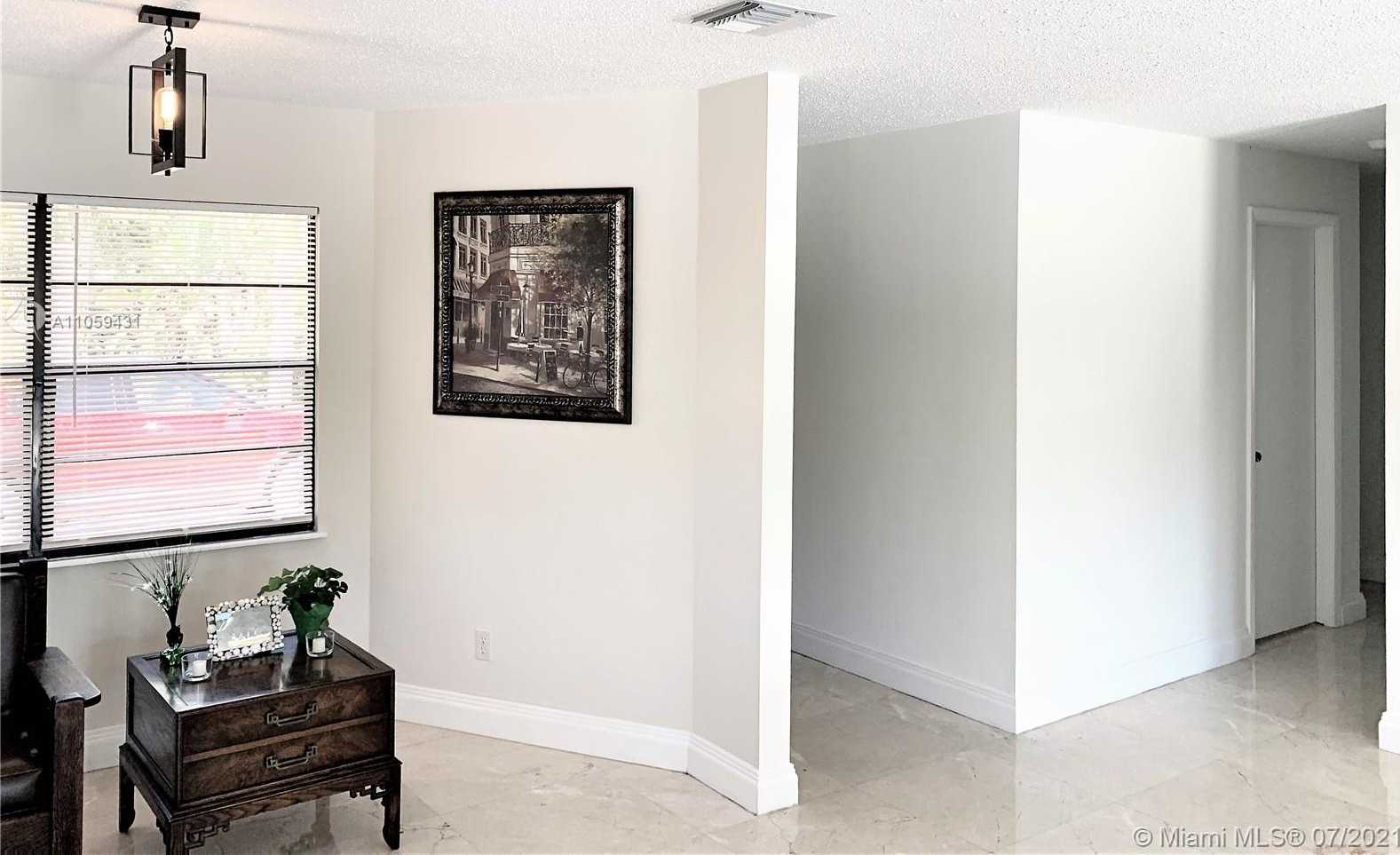 Small Image of 330 188TH ST, Sunny Isles Beach Number 2