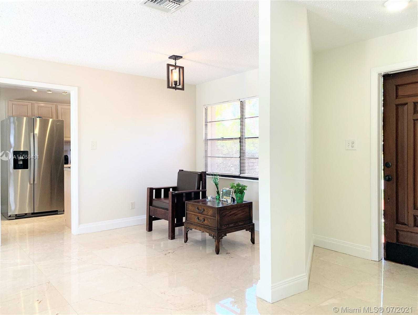 Small Image of 330 188TH ST, Sunny Isles Beach Number 4
