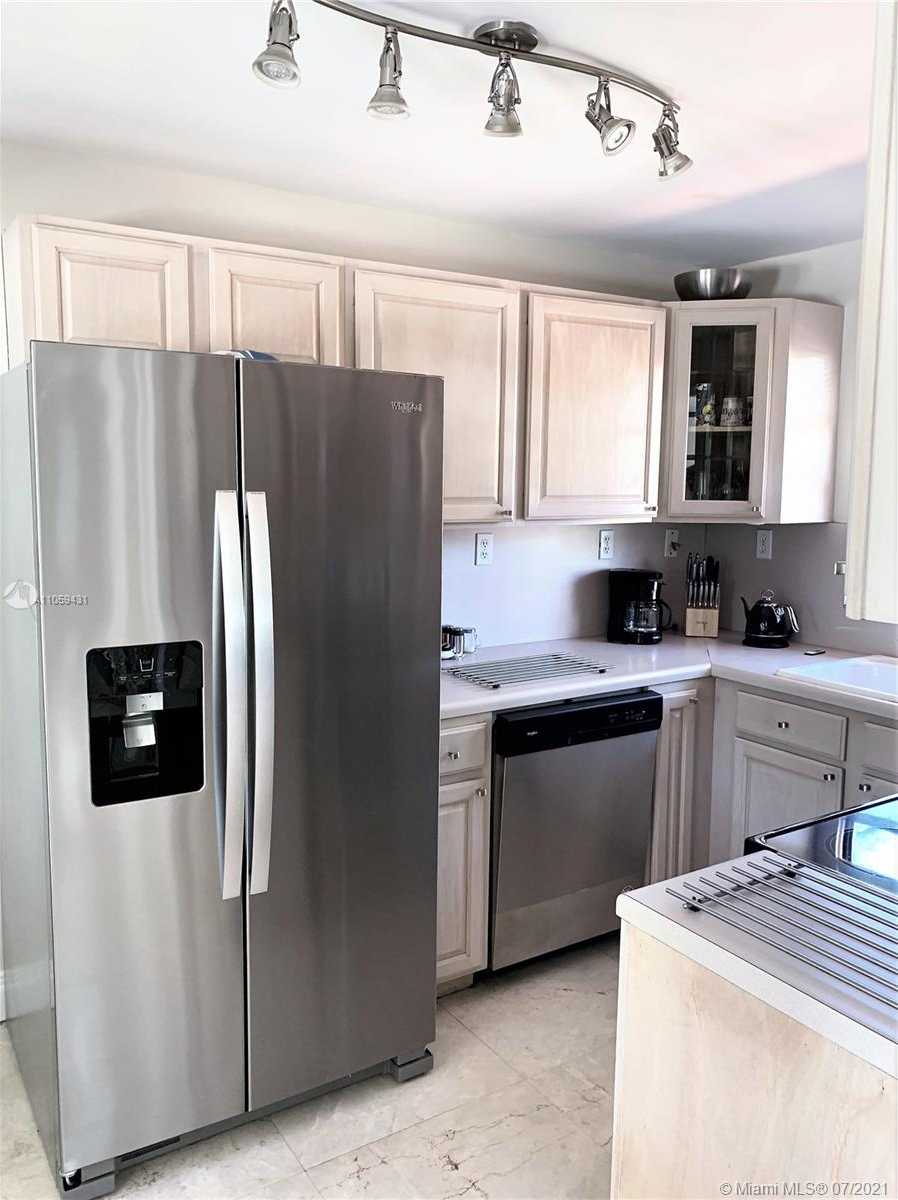 Small Image of 330 188TH ST, Sunny Isles Beach Number 5