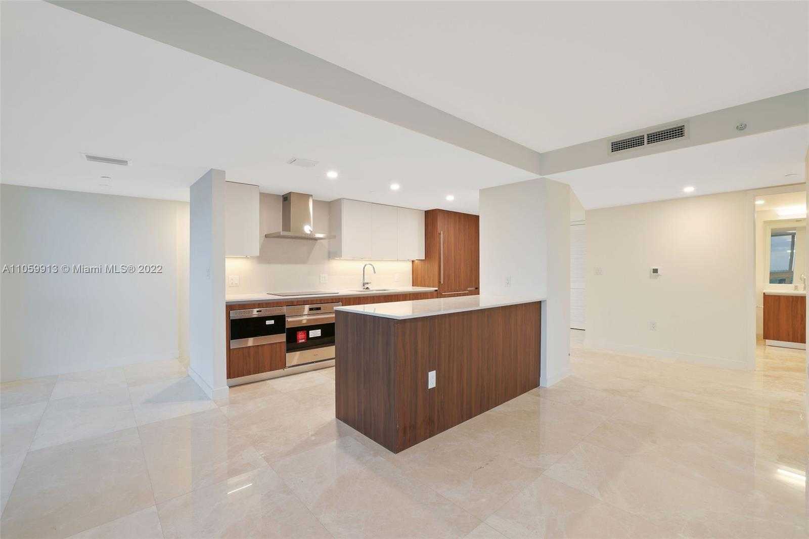 Small Image of 1500 Bay Rd, Miami Beach, FL 33139, USA Number 4