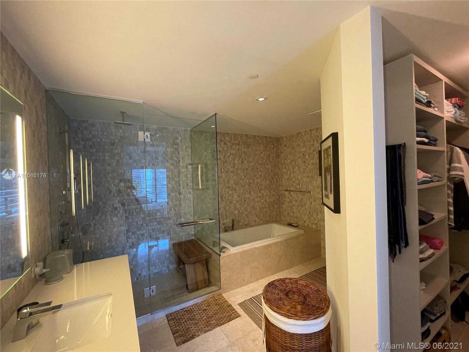 Small Image of 88 SOUTH WEST 7 ST #1405, Miami Number 31
