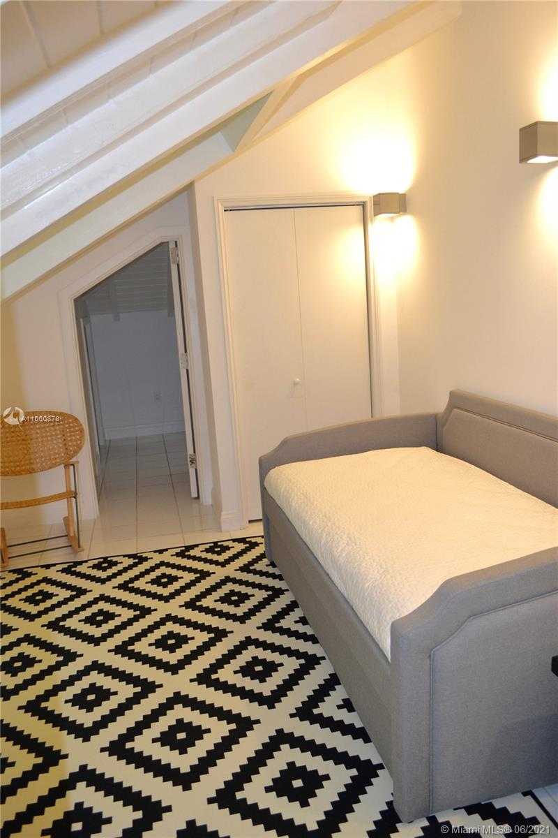 Small Image of 710 SOUTH MASHTA DR, Key Biscayne Number 11