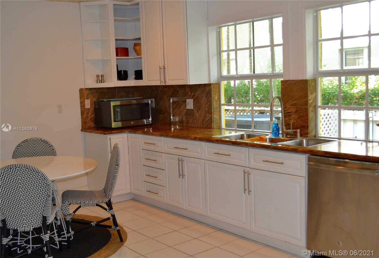 Small Image of 710 SOUTH MASHTA DR, Key Biscayne Number 4