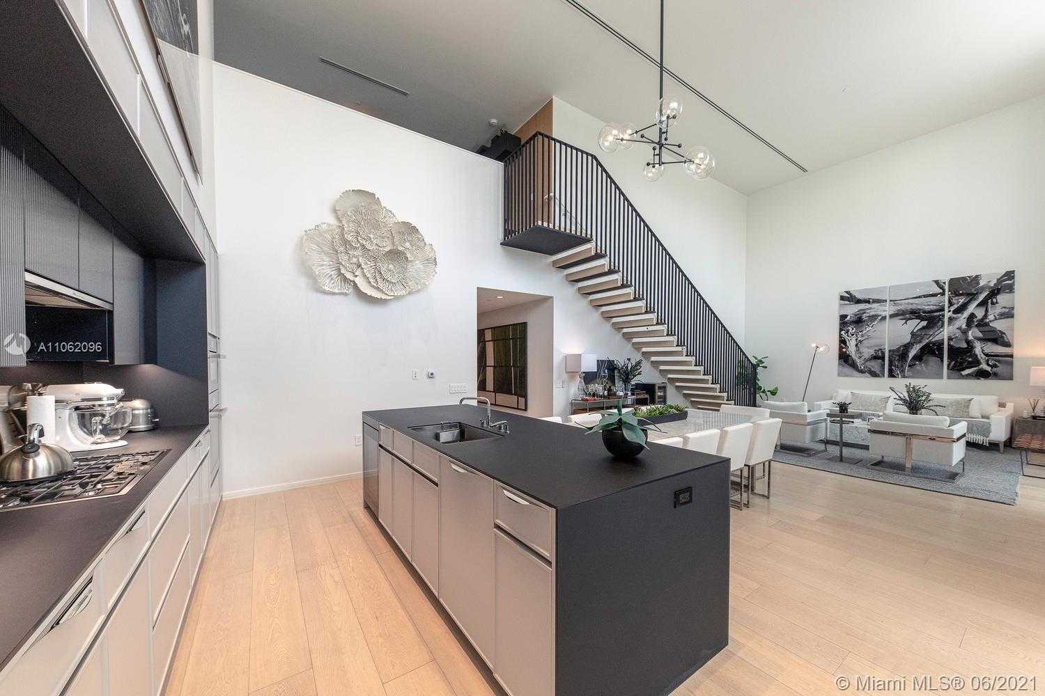 Small Image of 300 COLLINS AVE #2A, Miami Beach Number 16