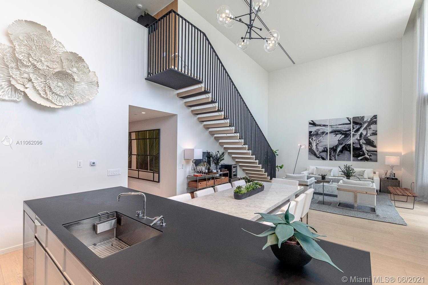 Small Image of 300 COLLINS AVE #2A, Miami Beach Number 18