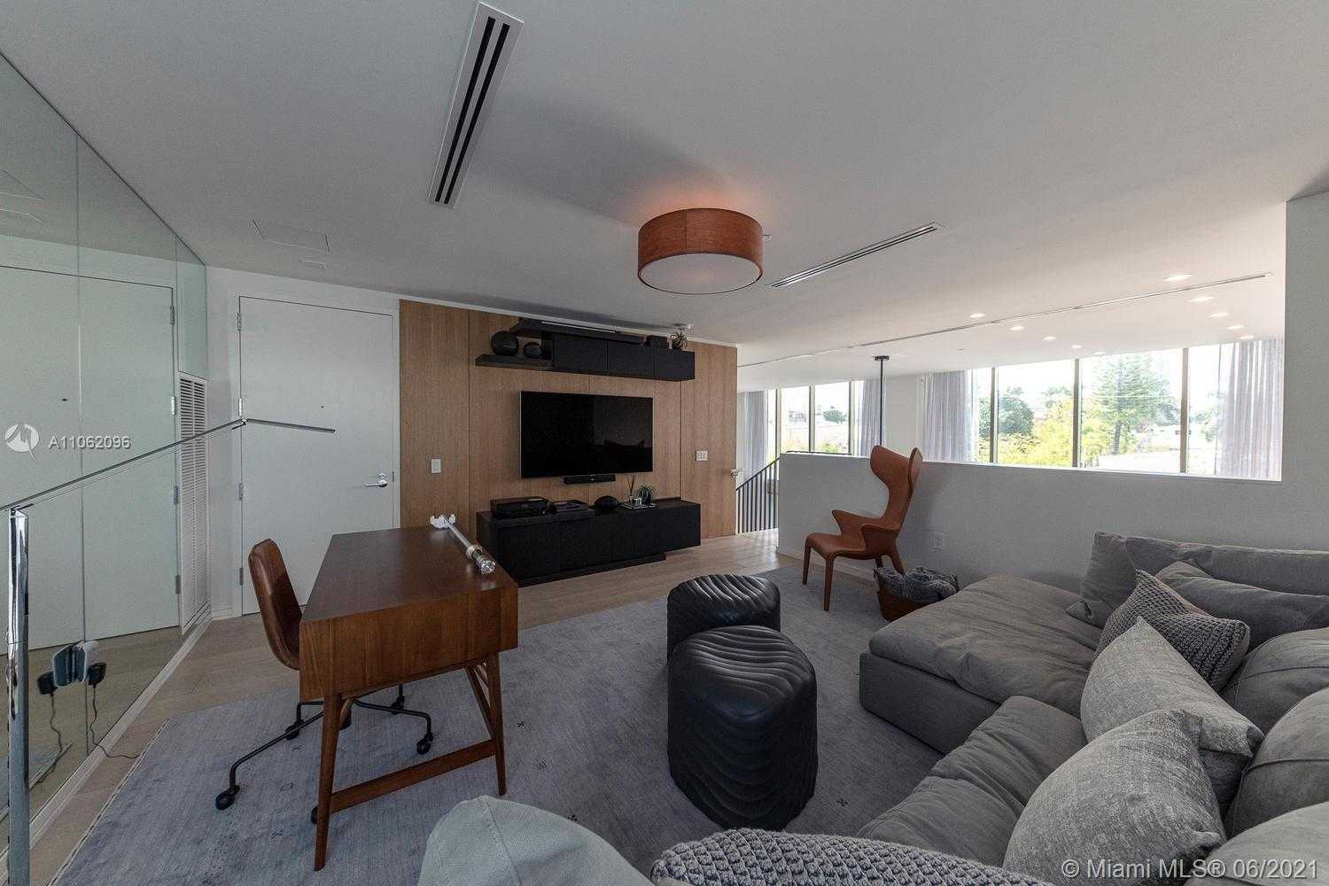 Small Image of 300 COLLINS AVE #2A, Miami Beach Number 36