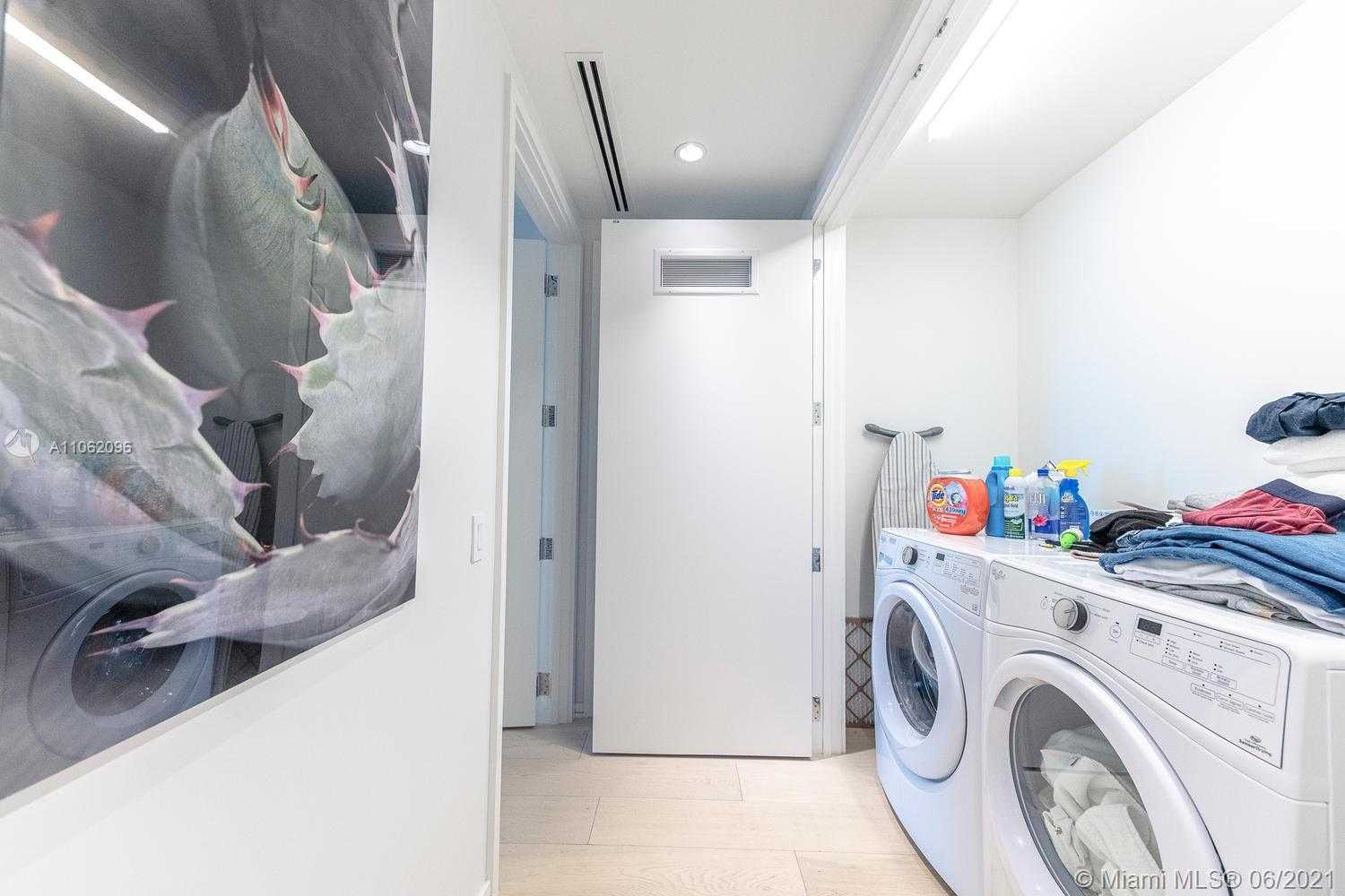 Small Image of 300 COLLINS AVE #2A, Miami Beach Number 38