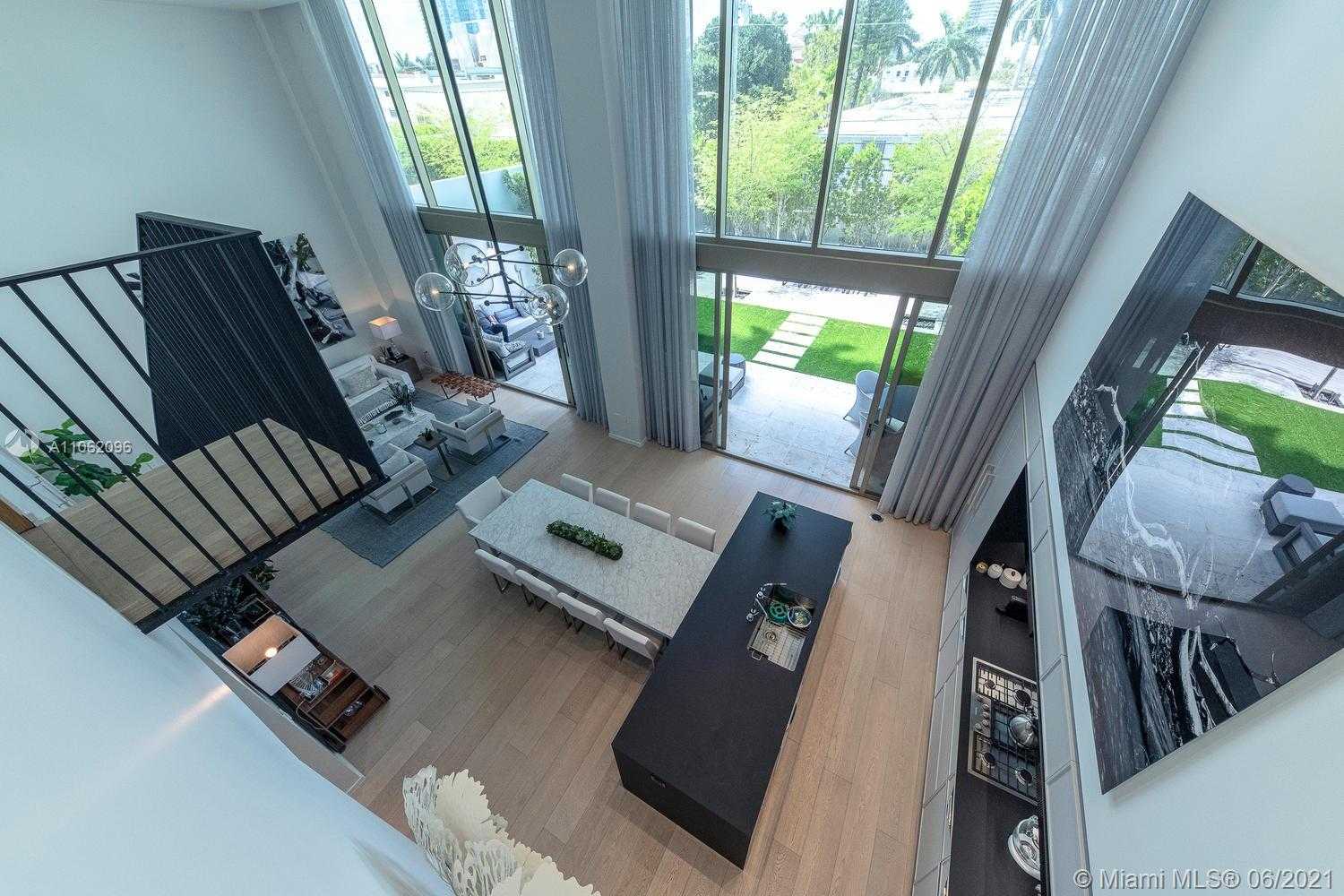 Small Image of 300 COLLINS AVE #2A, Miami Beach Number 41