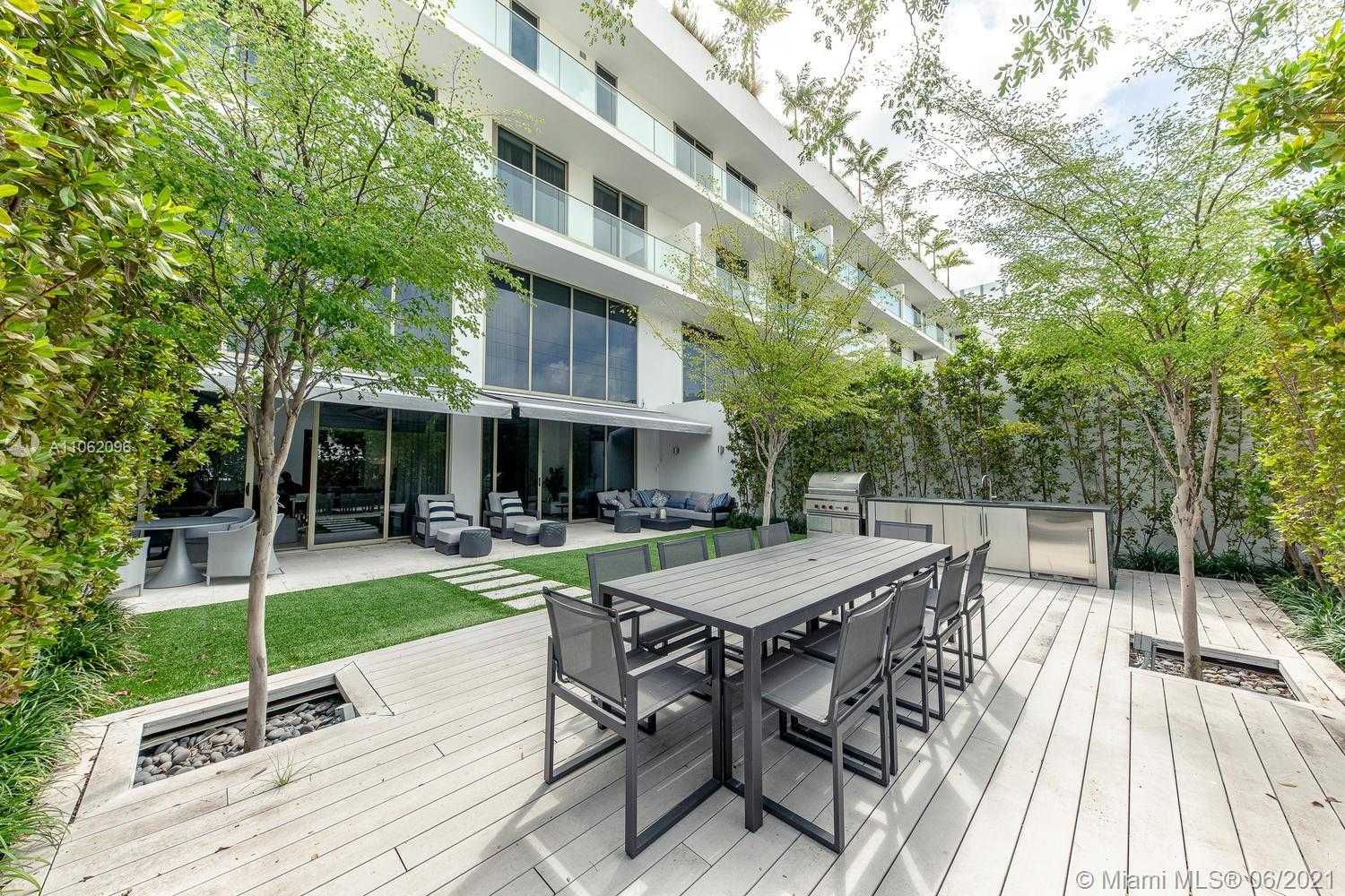 Small Image of 300 COLLINS AVE #2A, Miami Beach Number 42