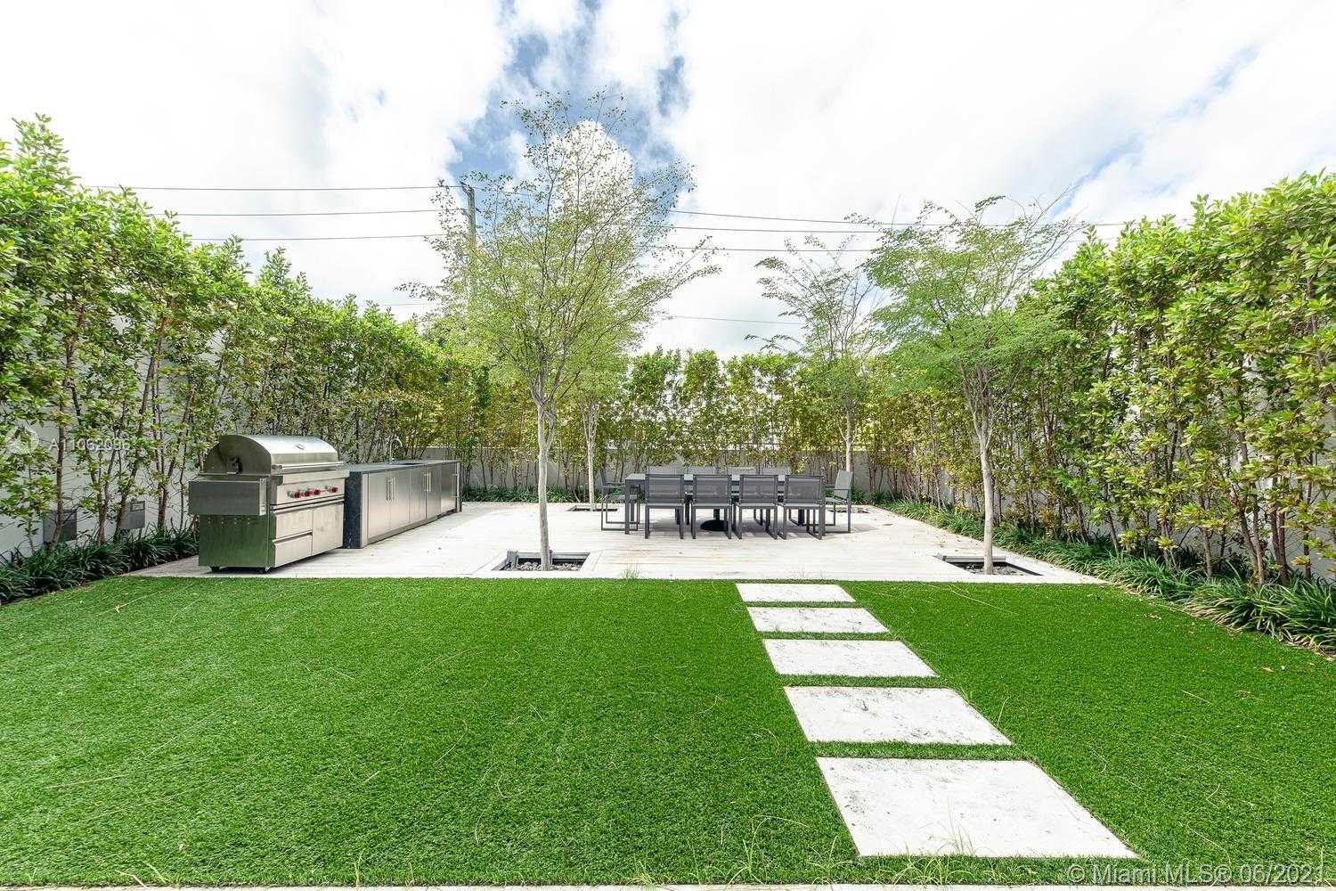 Small Image of 300 COLLINS AVE #2A, Miami Beach Number 43