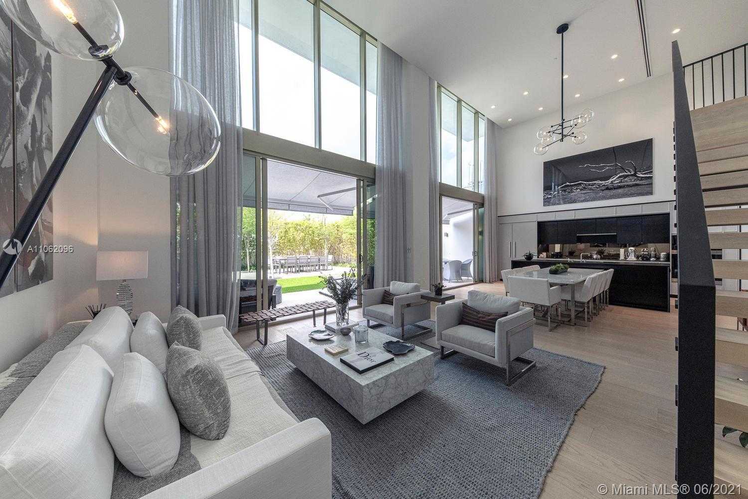 Small Image of 300 COLLINS AVE #2A, Miami Beach Number 5