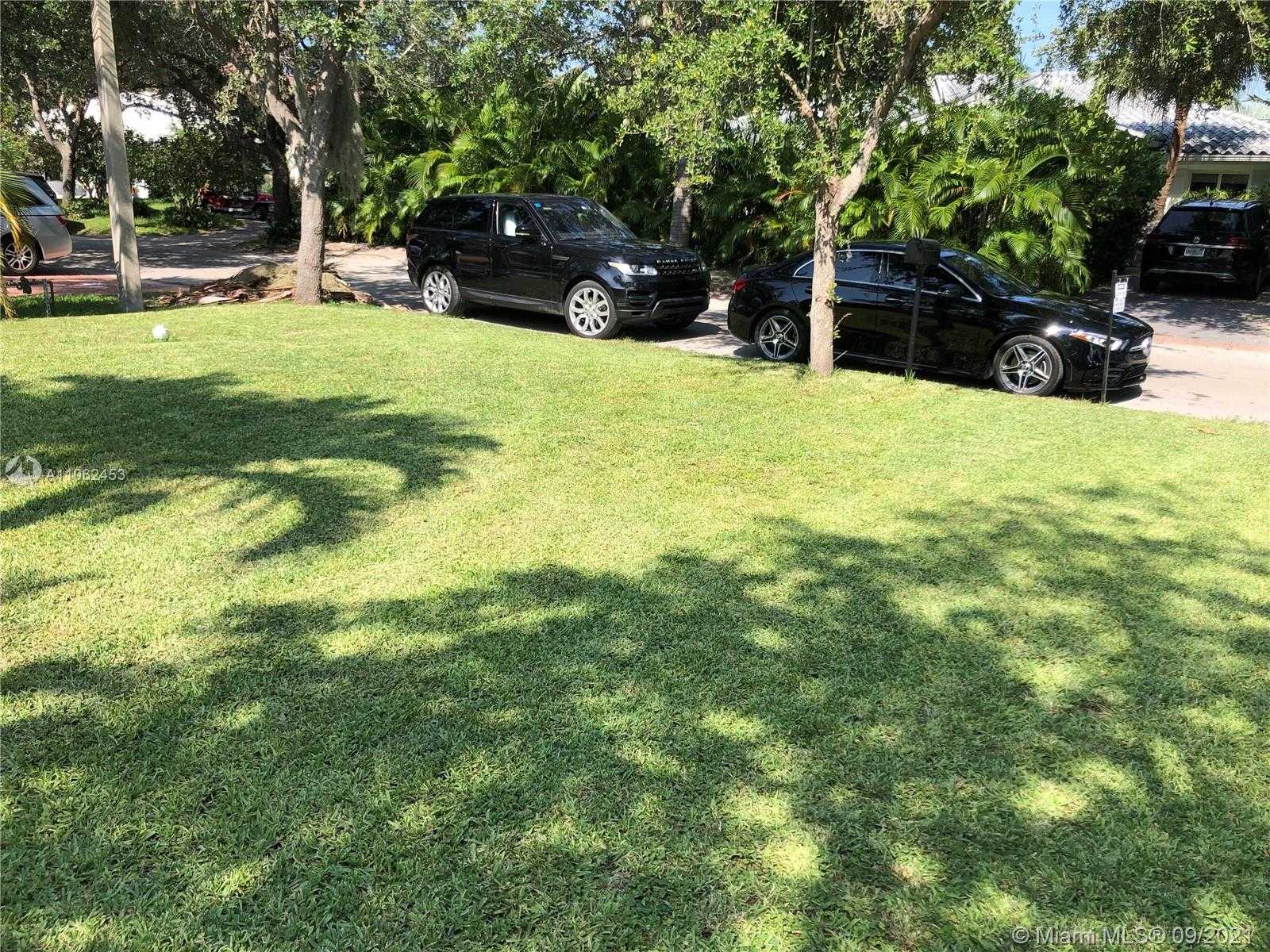 Small Image of 485 WARREN LN, Key Biscayne Number 2