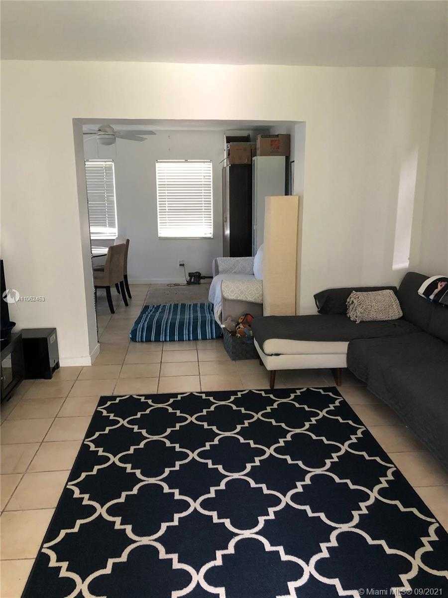Small Image of 485 WARREN LN, Key Biscayne Number 9