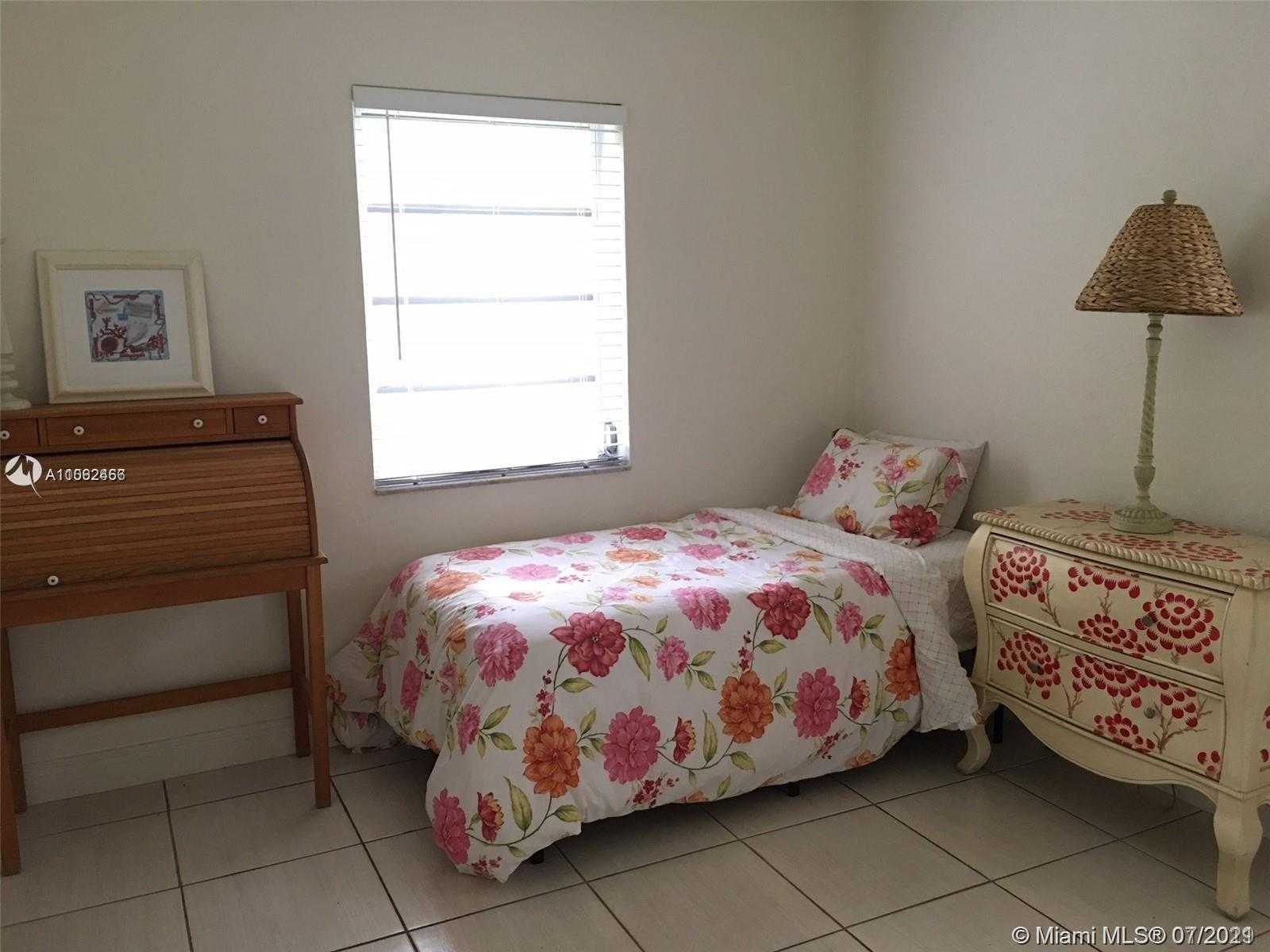 Small Image of 245 GLENRIDGE RD, Key Biscayne Number 3