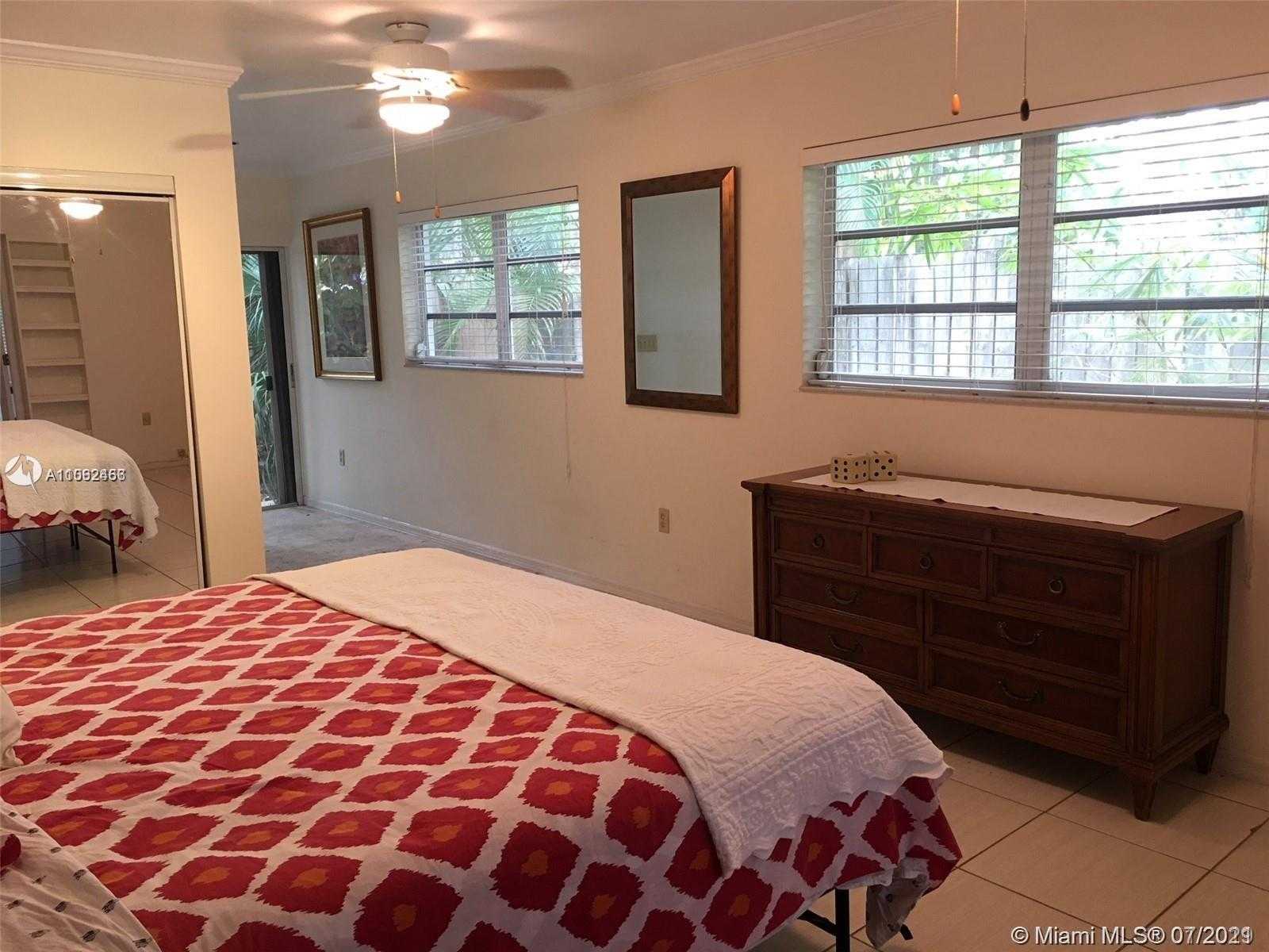 Small Image of 245 GLENRIDGE RD, Key Biscayne Number 4
