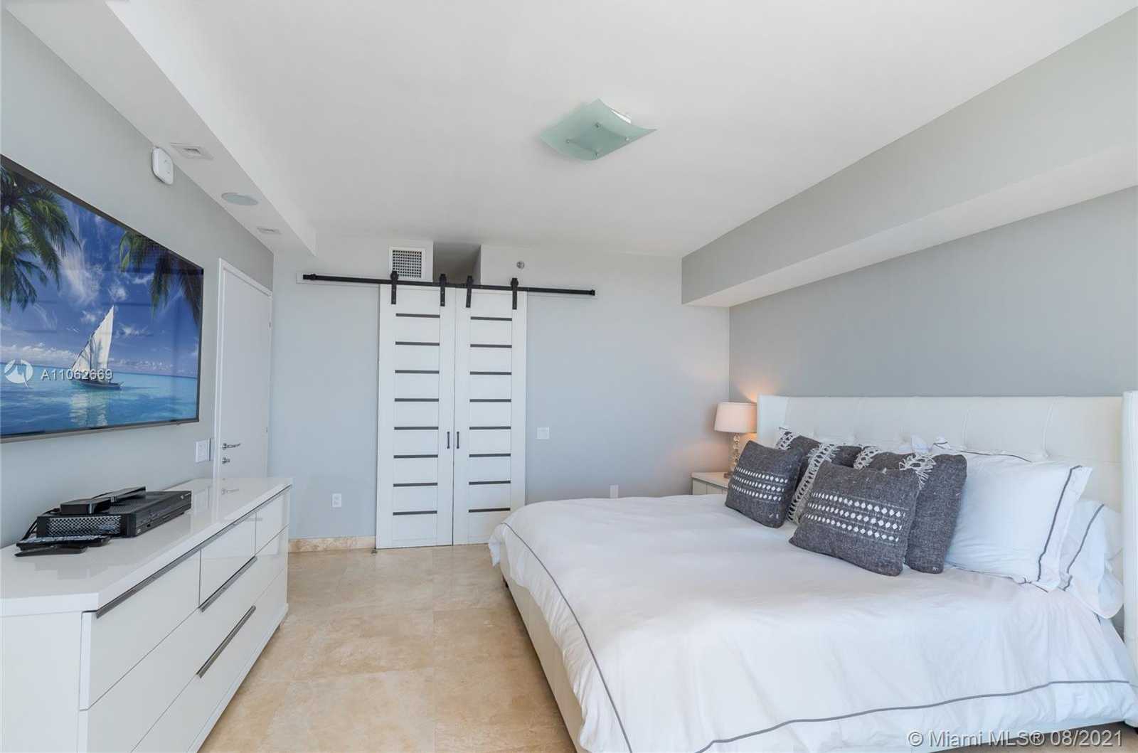 Small Image of 450 ALTON RD #2606, Miami Beach Number 16