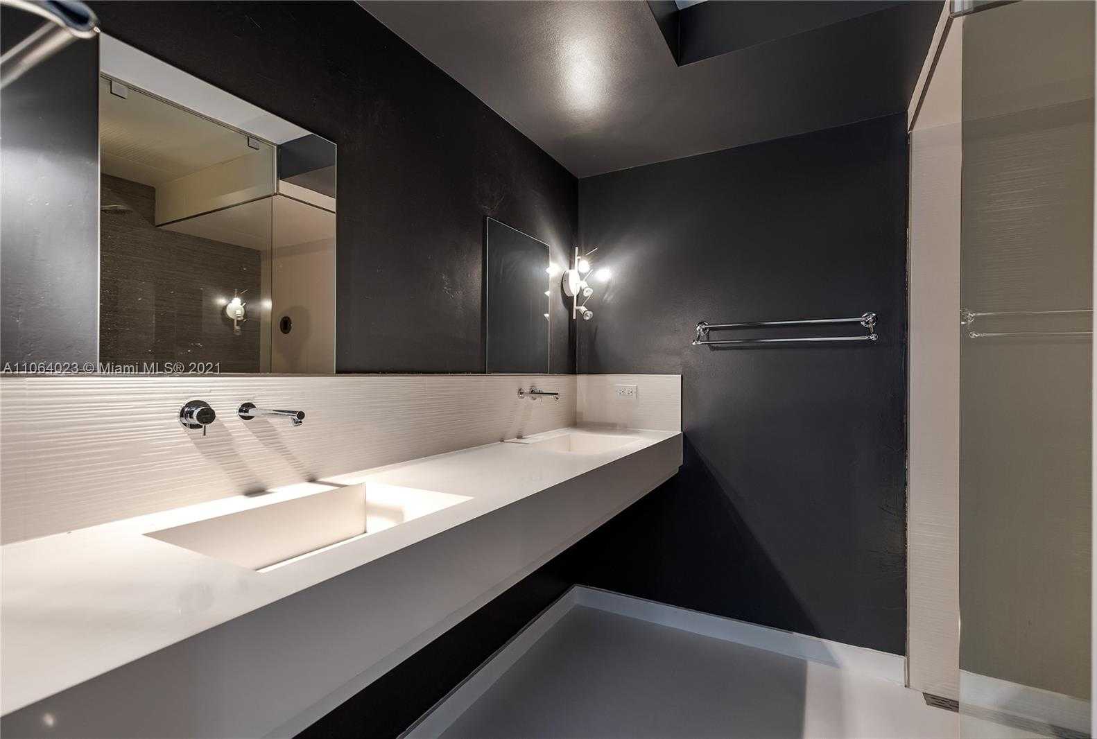 Small Image of 297 N Coconut Ln, Miami Beach, FL 33139, USA Number 10