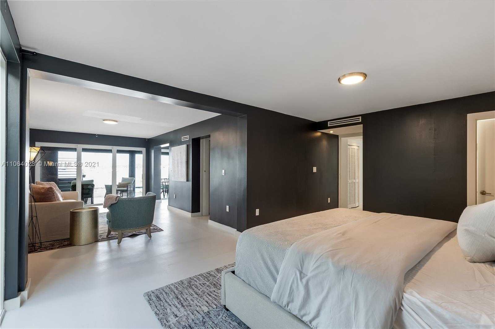 Small Image of 297 N Coconut Ln, Miami Beach, FL 33139, USA Number 12