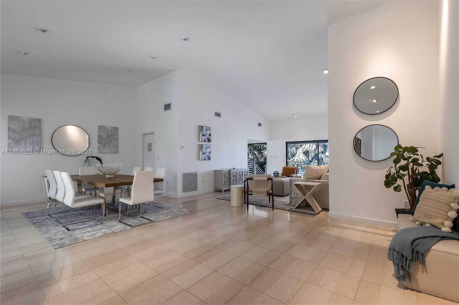 Small Image of 297 N Coconut Ln, Miami Beach, FL 33139, USA Number 14