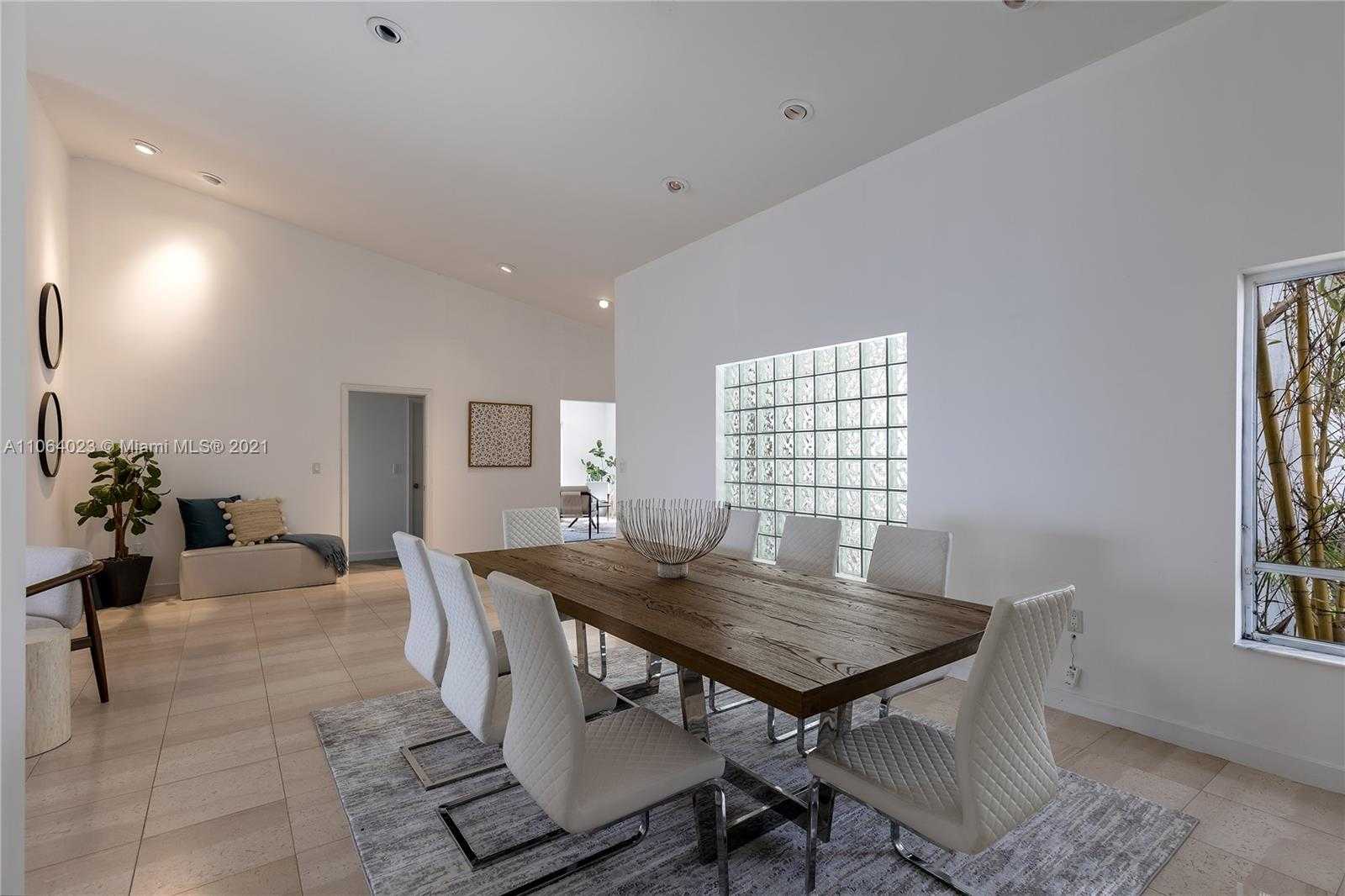 Small Image of 297 N Coconut Ln, Miami Beach, FL 33139, USA Number 15