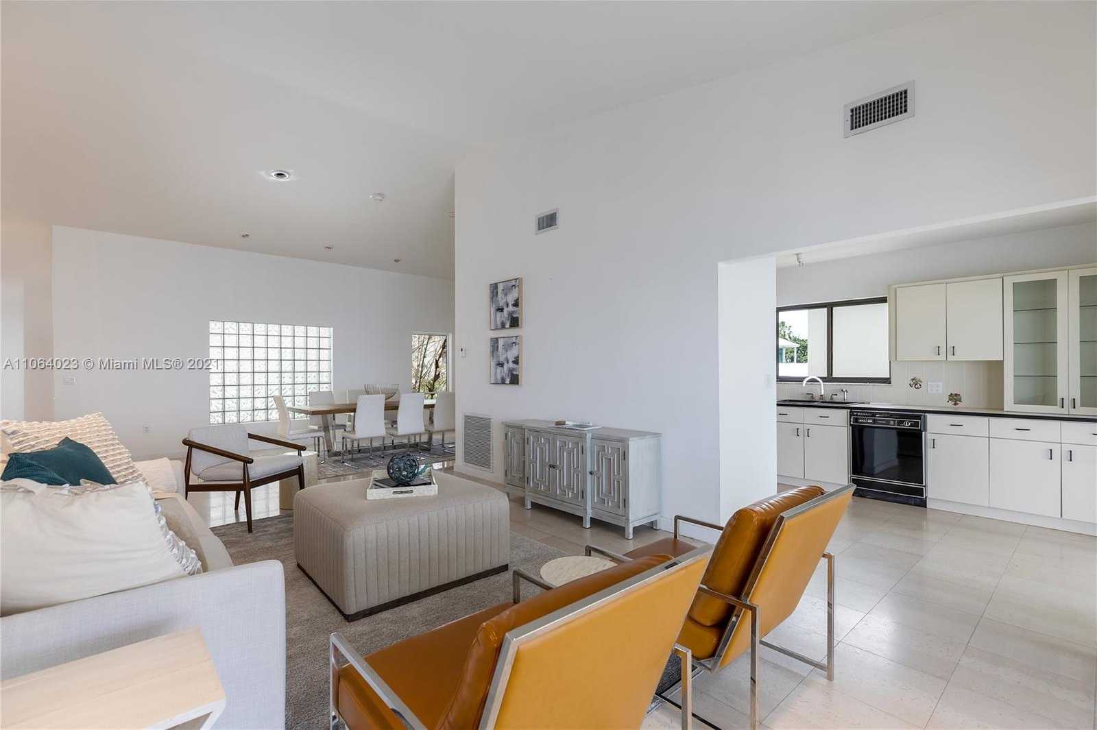 Small Image of 297 N Coconut Ln, Miami Beach, FL 33139, USA Number 17