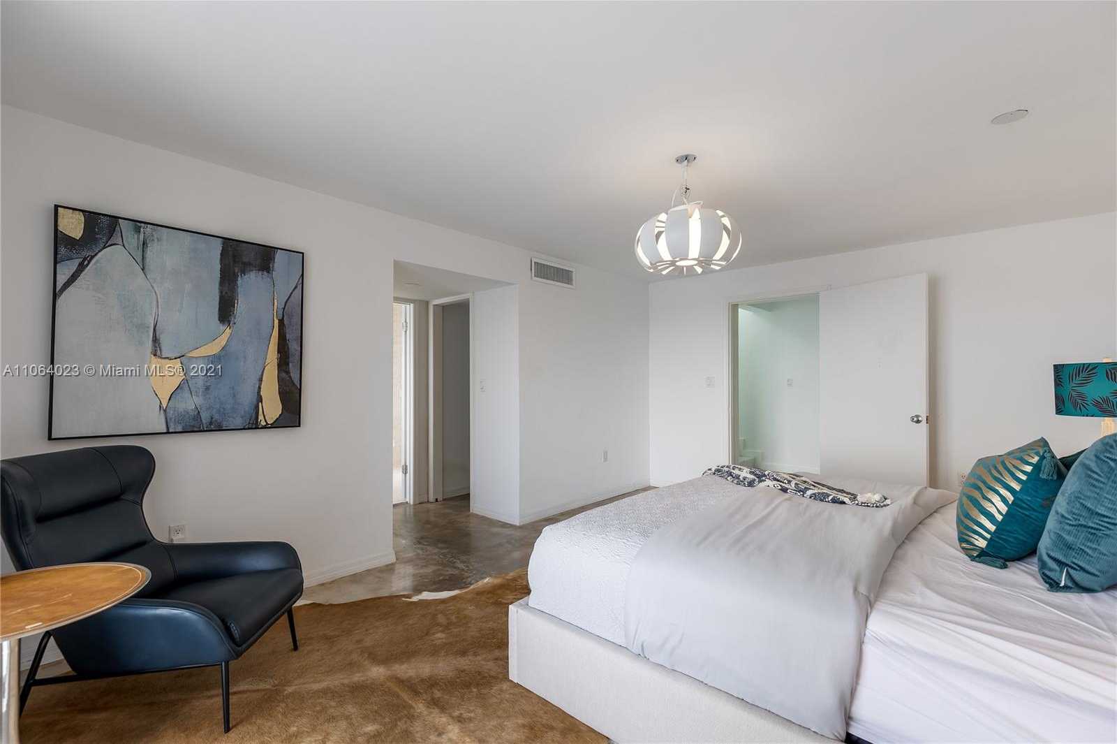 Small Image of 297 N Coconut Ln, Miami Beach, FL 33139, USA Number 21