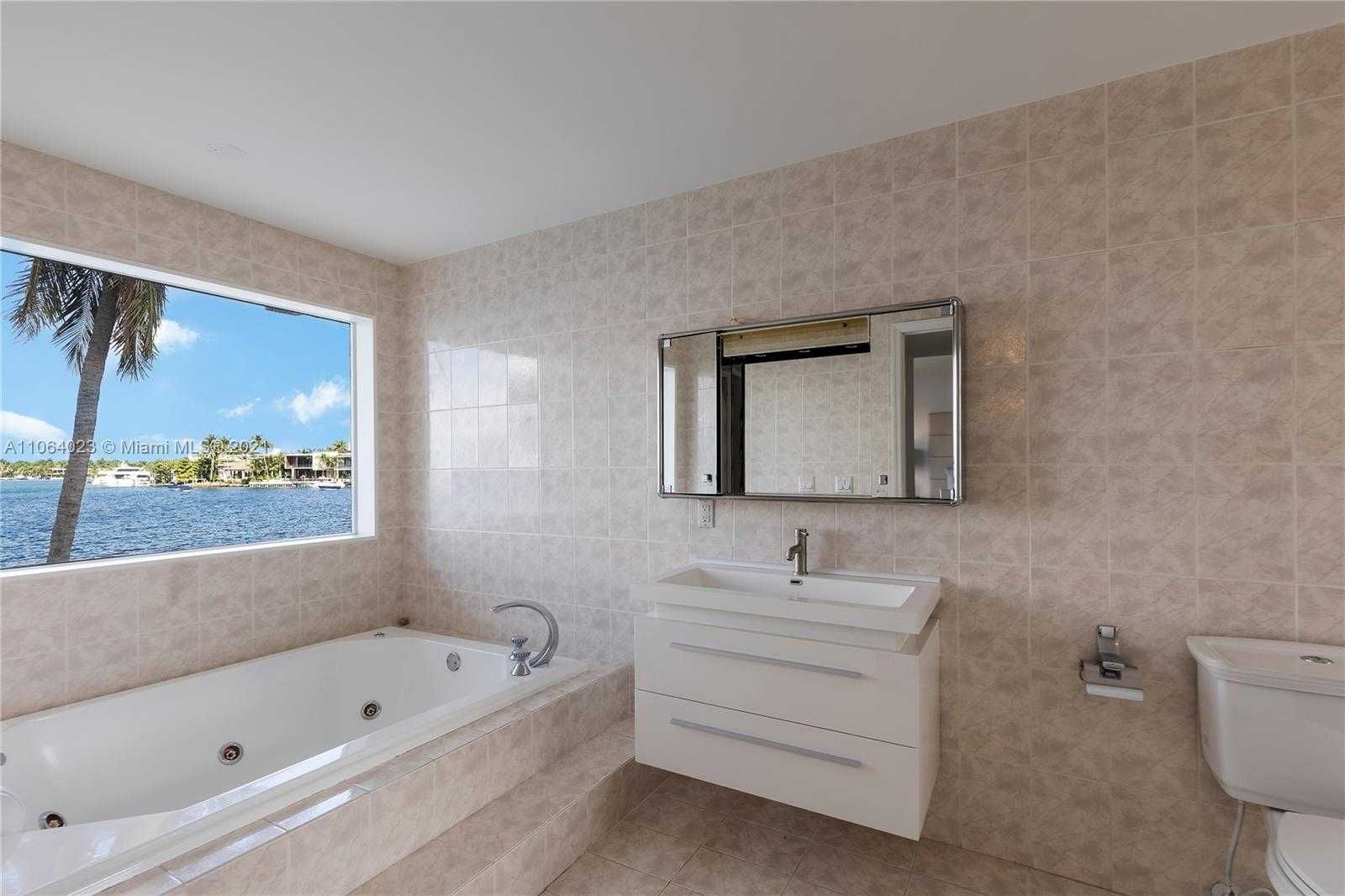 Small Image of 297 N Coconut Ln, Miami Beach, FL 33139, USA Number 22
