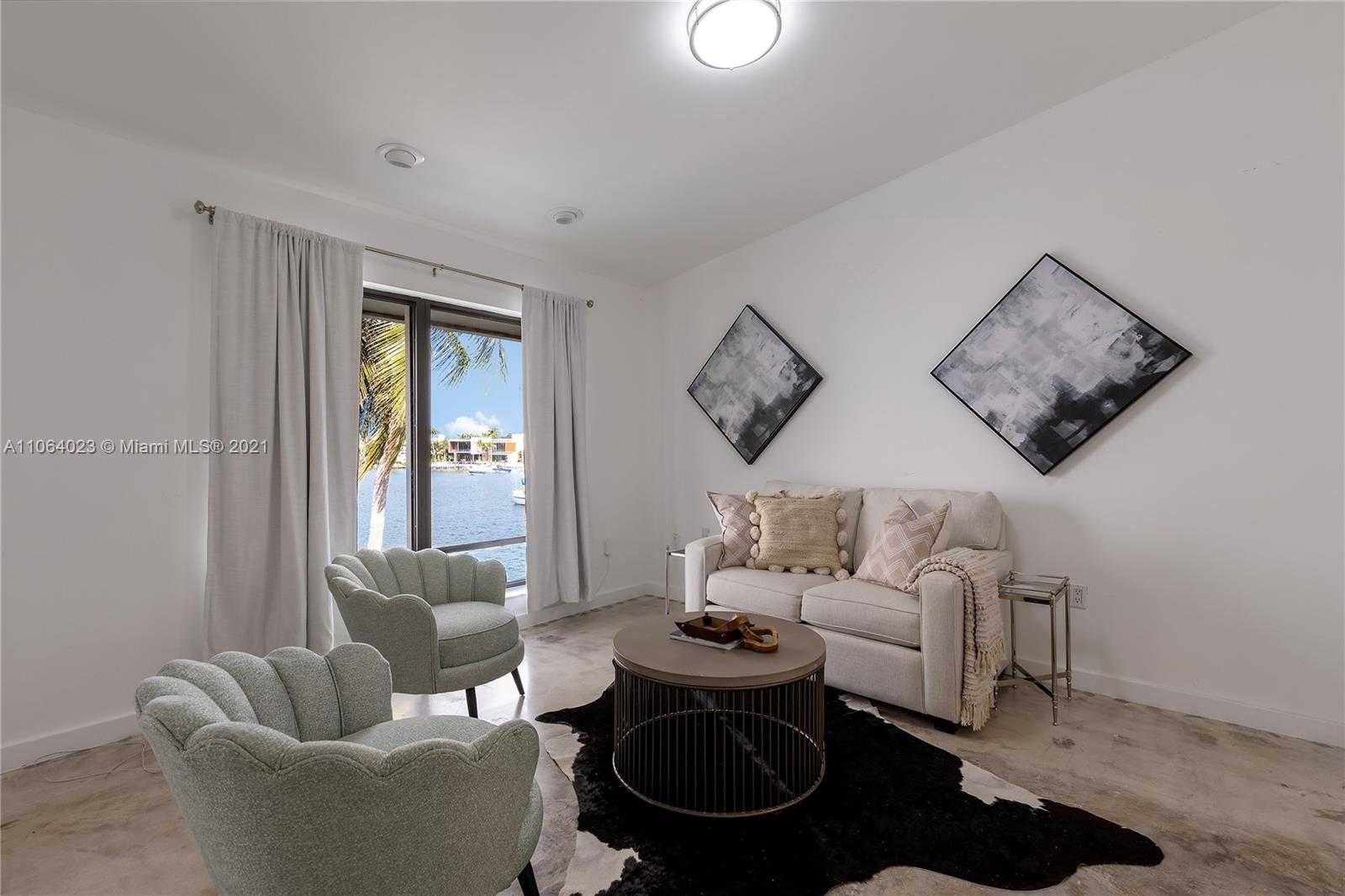 Small Image of 297 N Coconut Ln, Miami Beach, FL 33139, USA Number 24