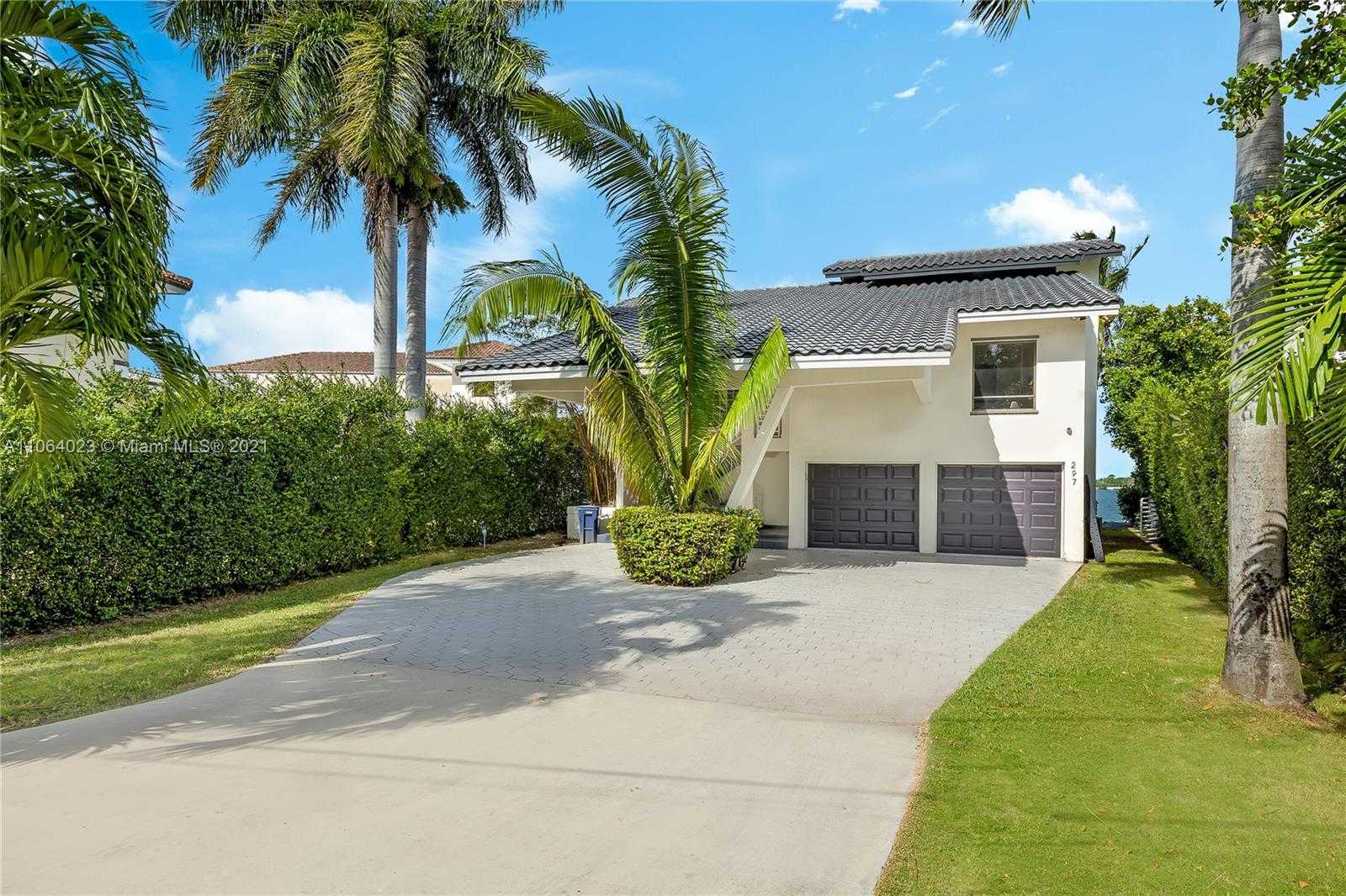 Small Image of 297 N Coconut Ln, Miami Beach, FL 33139, USA Number 25