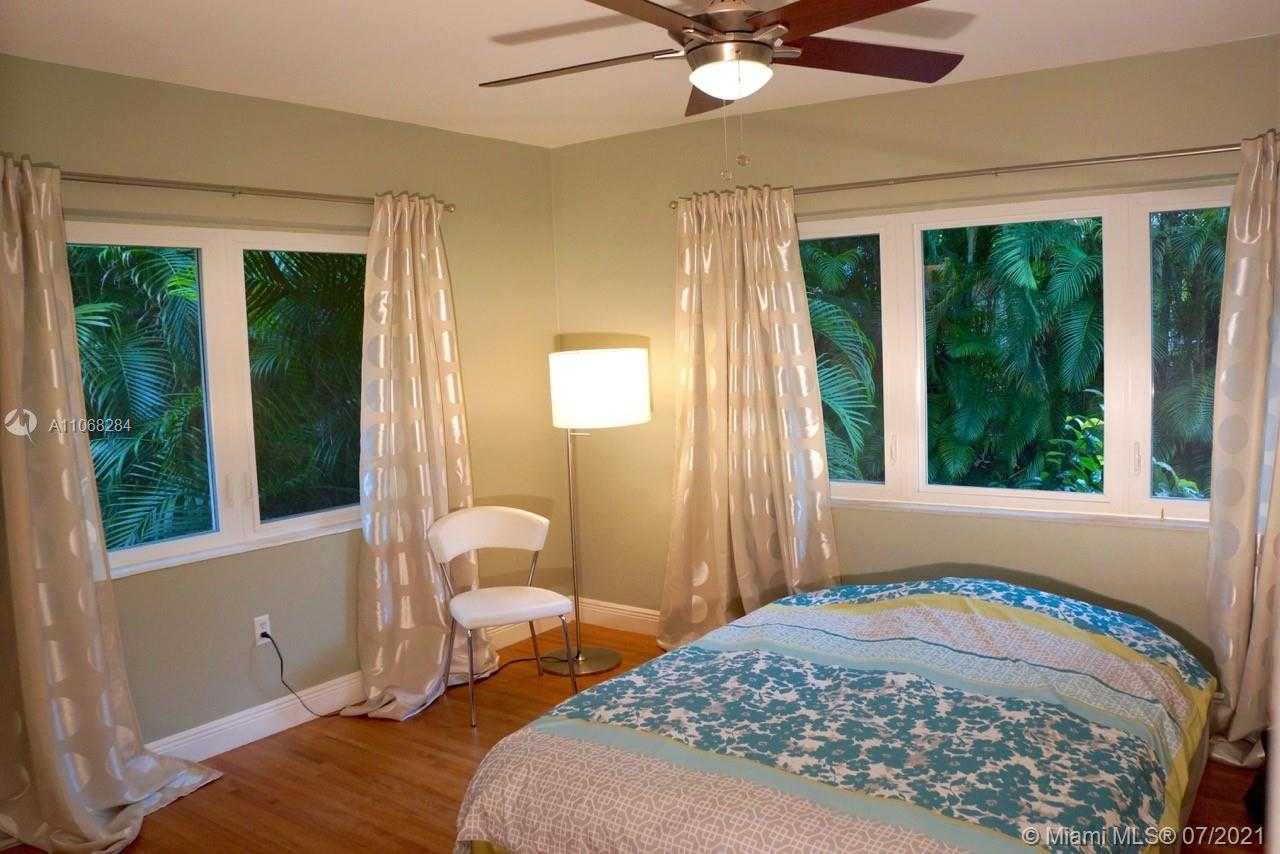 Small Image of 310 CANDIA AVE, Coral Gables Number 12