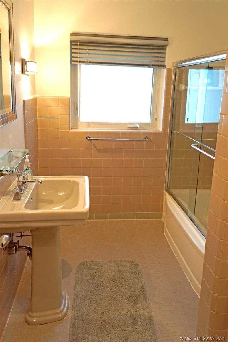 Small Image of 310 CANDIA AVE, Coral Gables Number 16
