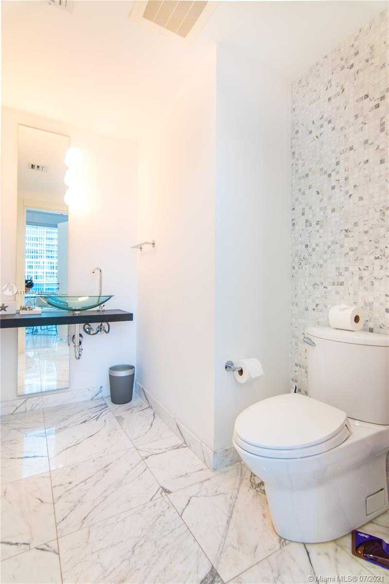 Small Image of 200 BISCAYNE BOULEVARD WAY #502, Miami Number 8