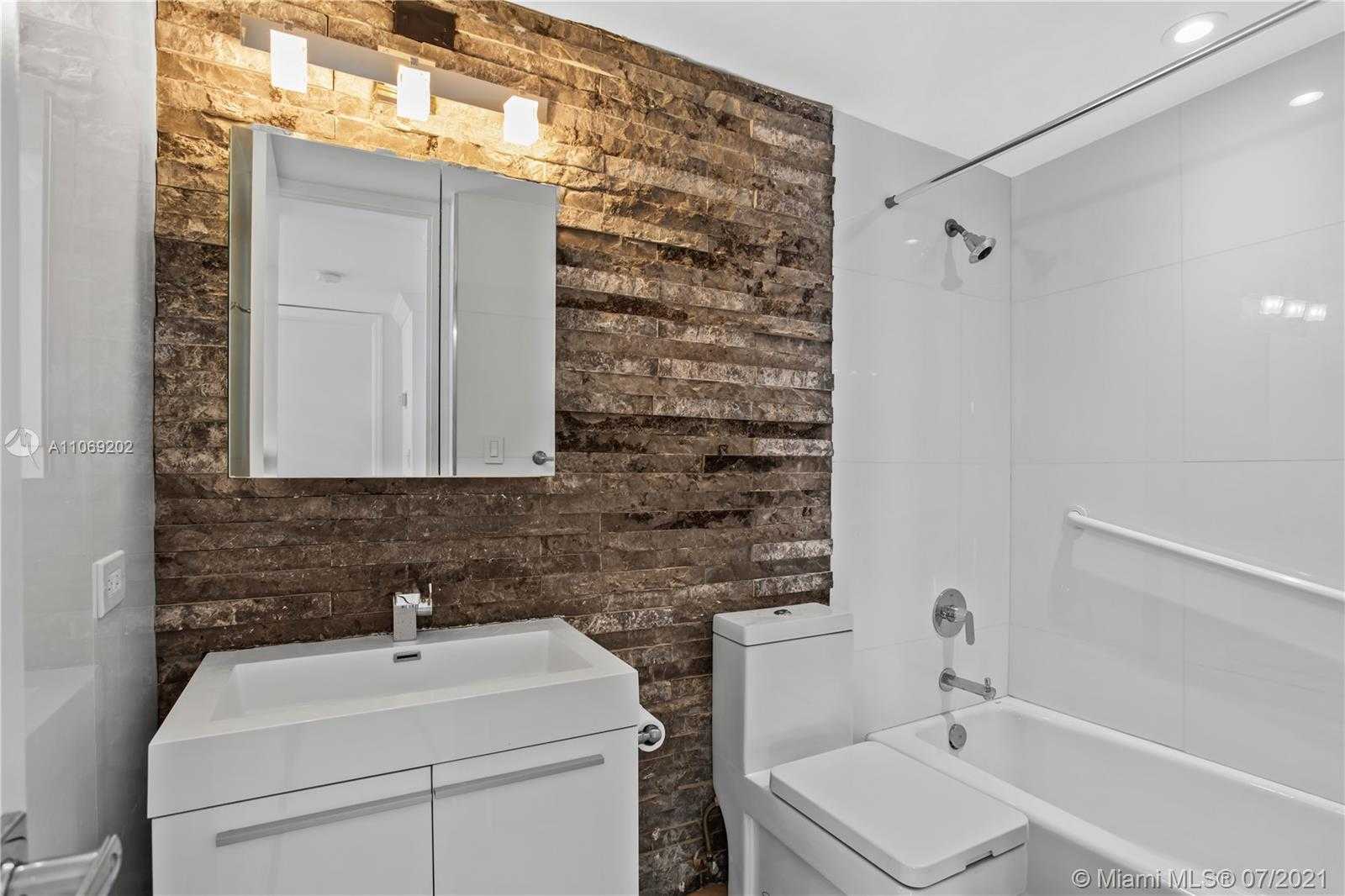 Small Image of 5055 COLLINS AVE #PH K/L, Miami Beach Number 7
