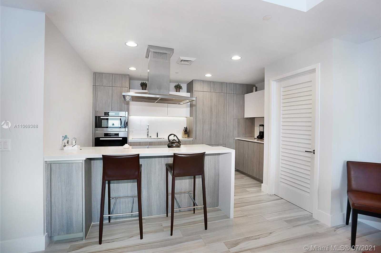 Small Image of 360 OCEAN DRIVE #504S, Key Biscayne Number 9
