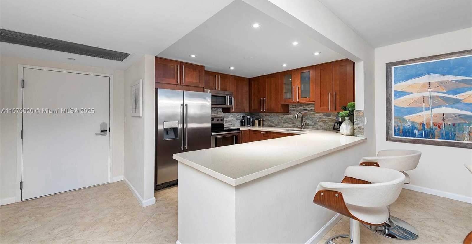 Small Image of 2301 COLLINS AVE #301, Miami Beach Number 10
