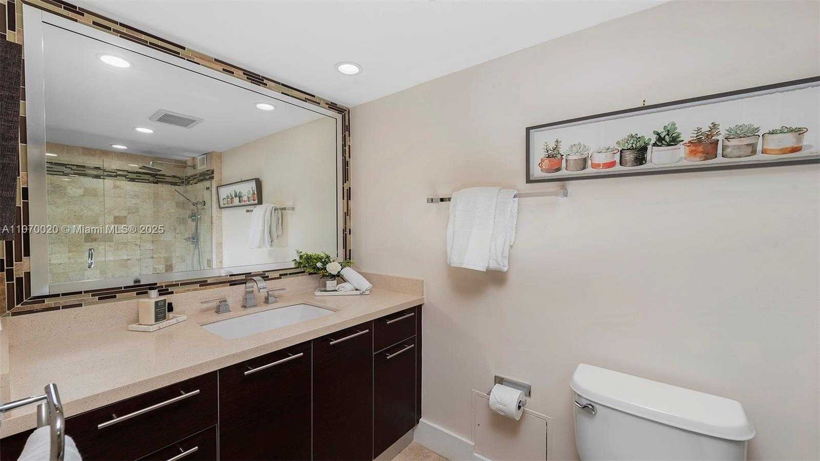 Small Image of 2301 COLLINS AVE #301, Miami Beach Number 11