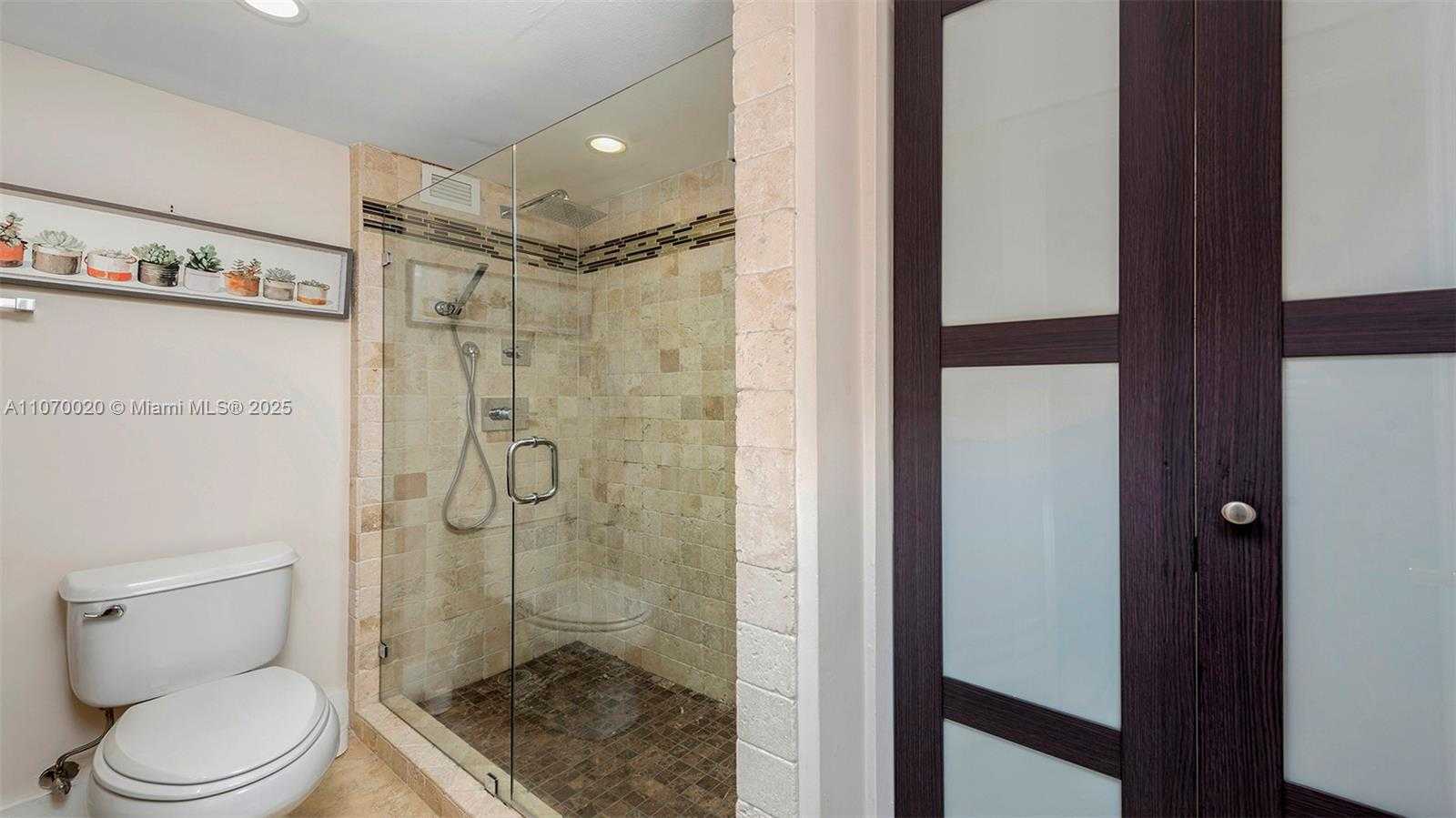 Small Image of 2301 COLLINS AVE #301, Miami Beach Number 12