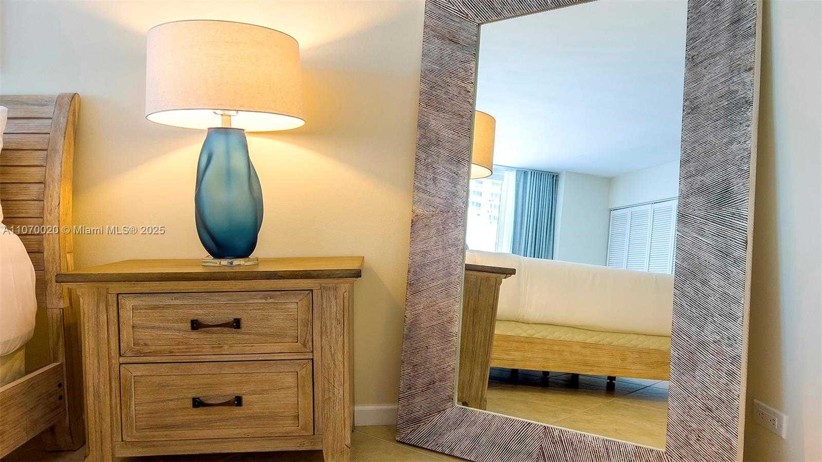 Small Image of 2301 COLLINS AVE #301, Miami Beach Number 14