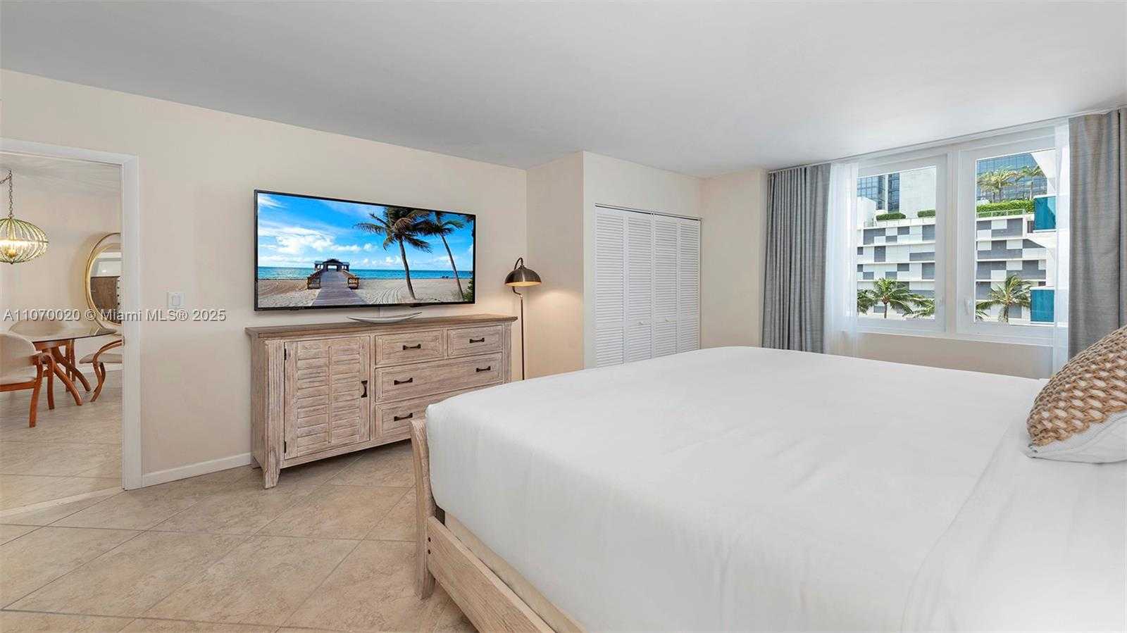 Small Image of 2301 COLLINS AVE #301, Miami Beach Number 3