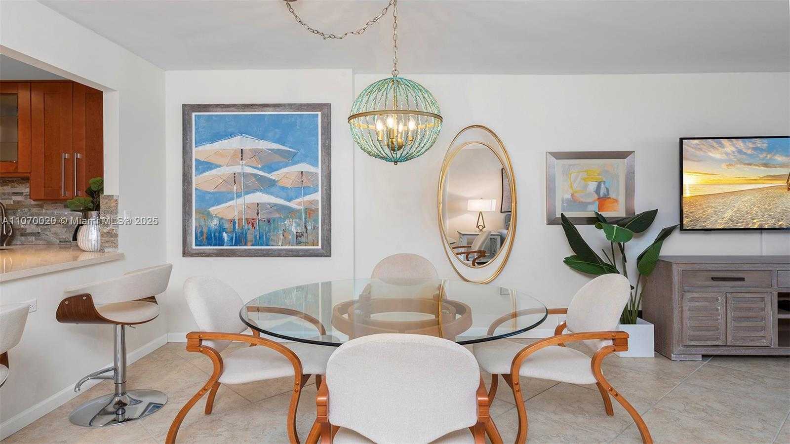 Small Image of 2301 COLLINS AVE #301, Miami Beach Number 5