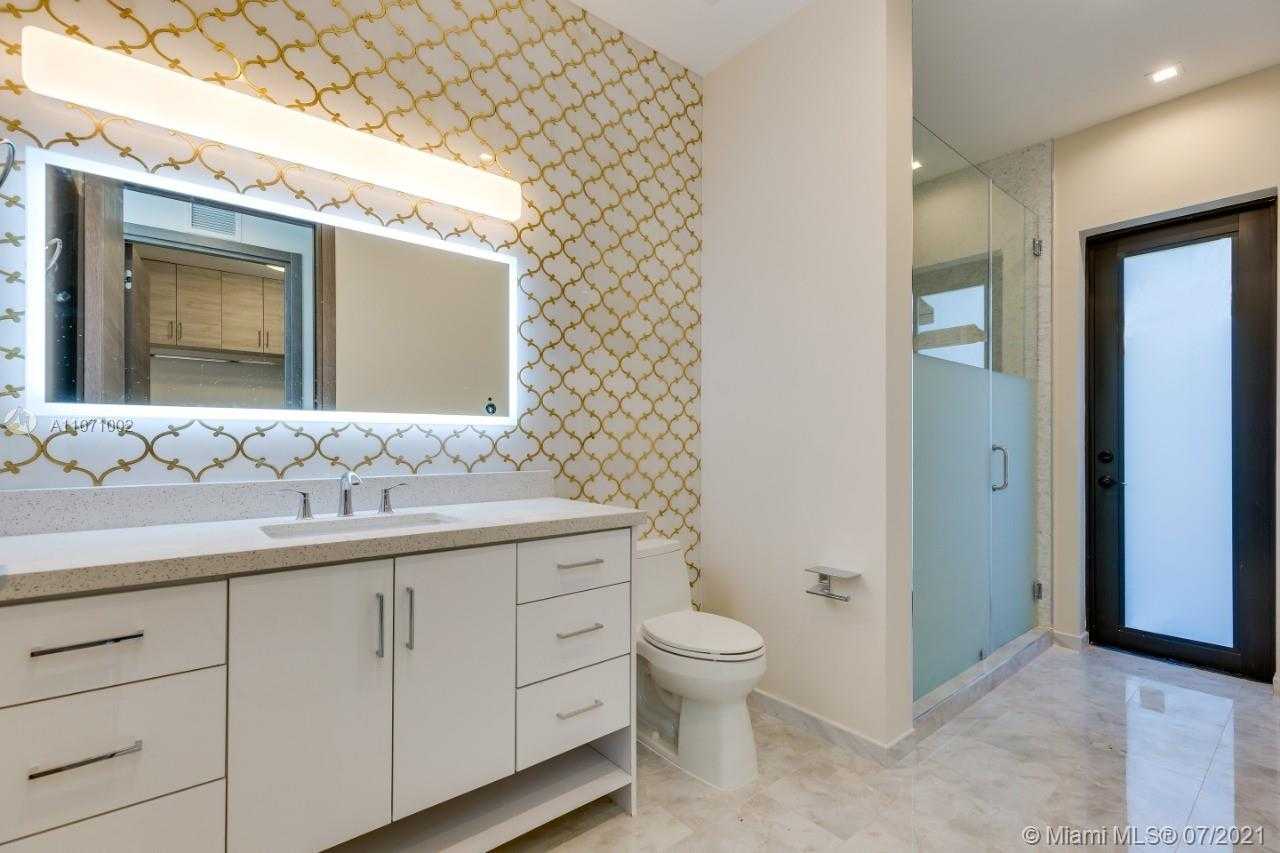 Small Image of 445 WEST 42ND ST #N/A, Miami Beach Number 12