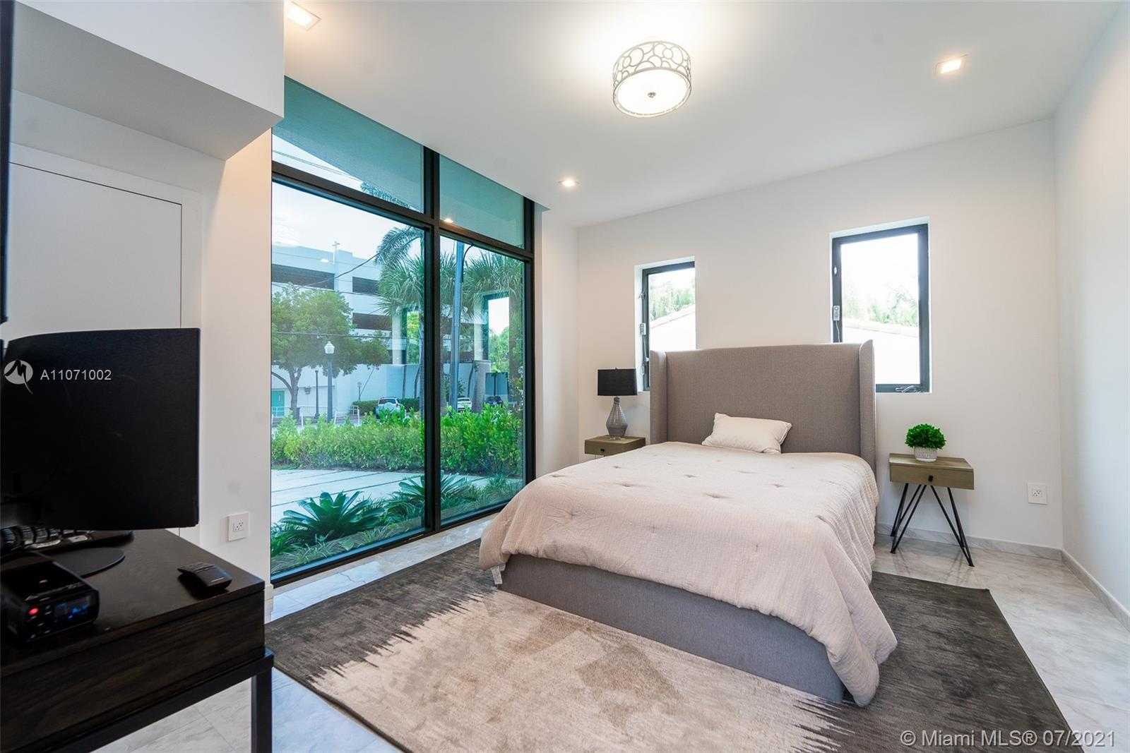 Small Image of 445 WEST 42ND ST #N/A, Miami Beach Number 9