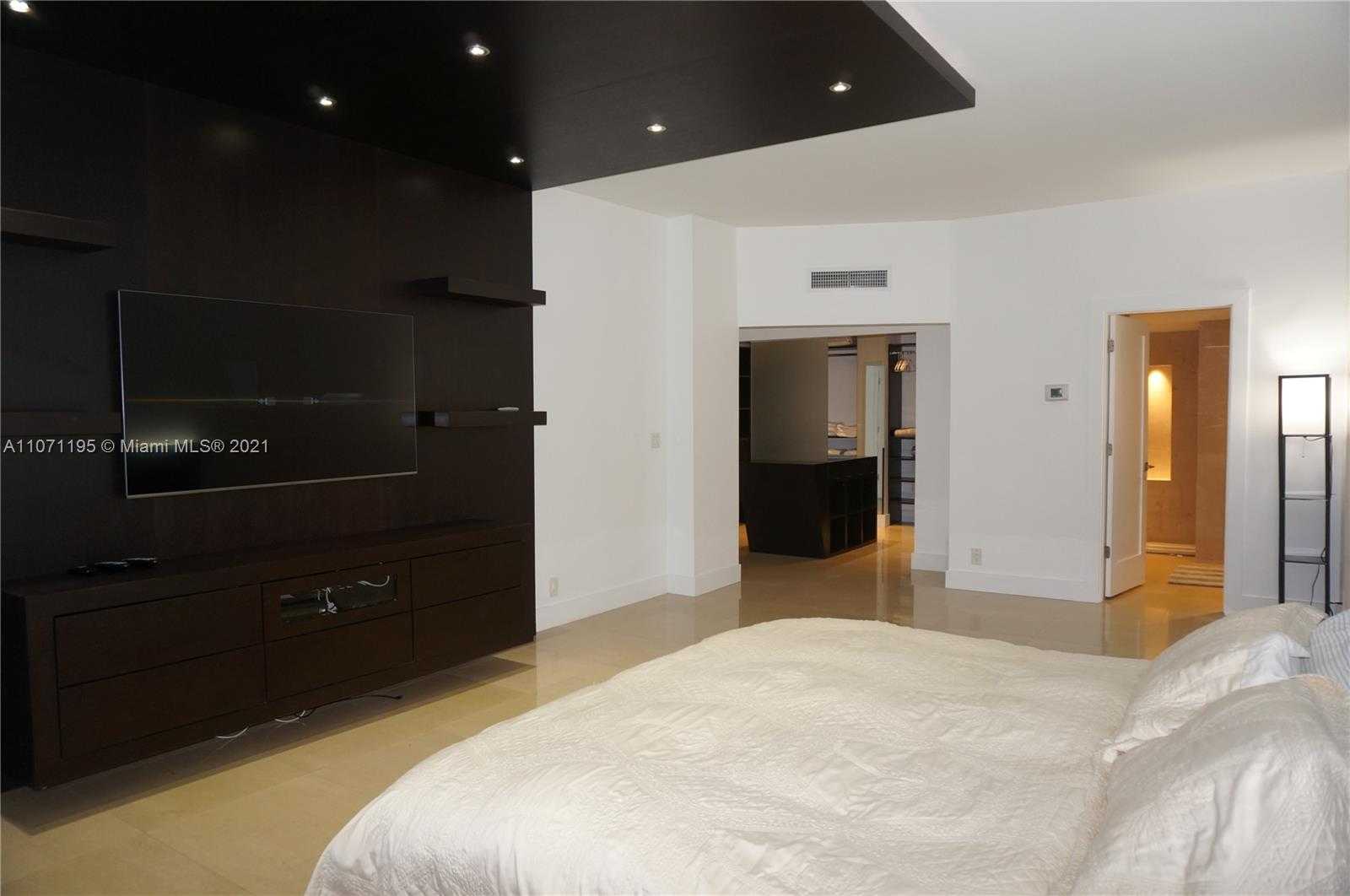 Small Image of 4001 SOUTH OCEAN DR #PH1, Hollywood Number 19
