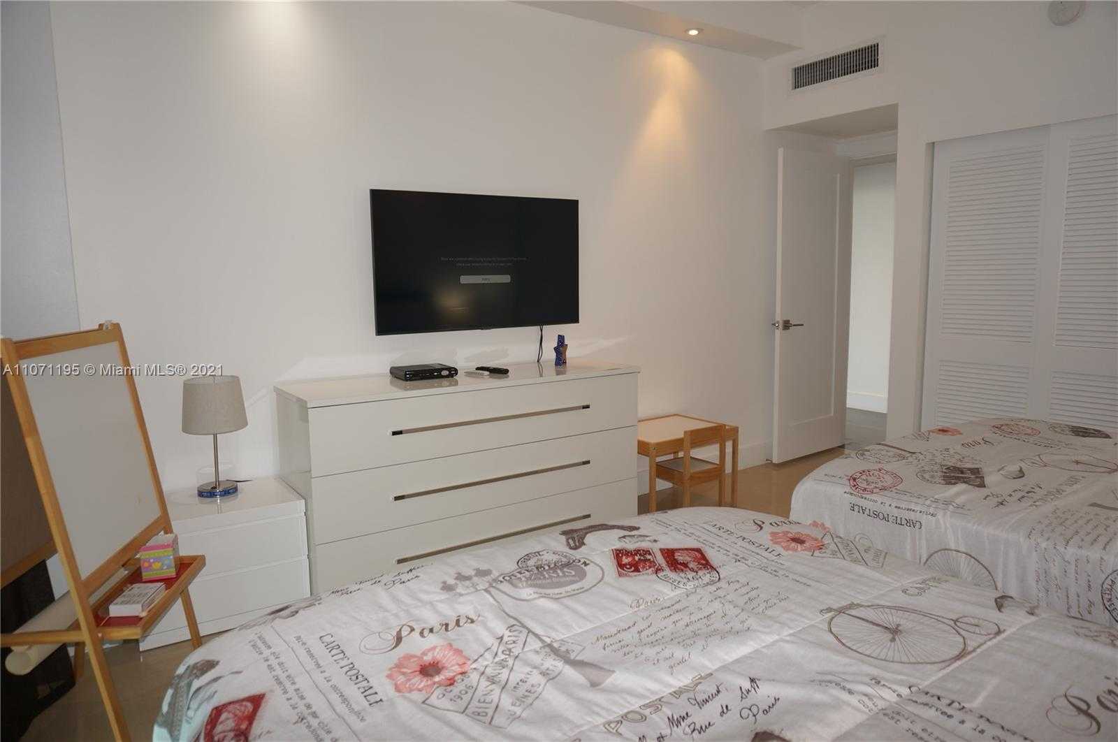 Small Image of 4001 SOUTH OCEAN DR #PH1, Hollywood Number 29