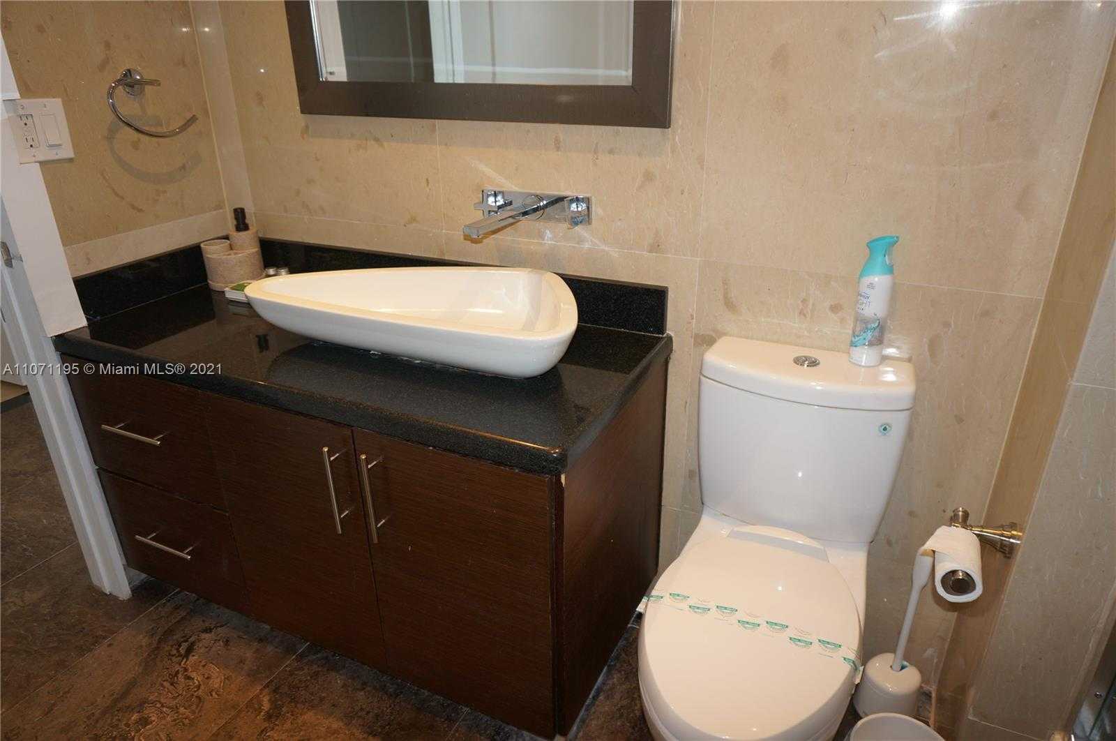 Small Image of 4001 SOUTH OCEAN DR #PH1, Hollywood Number 31