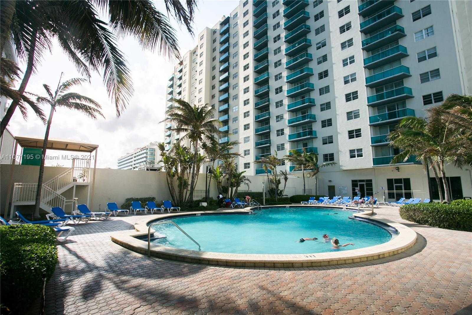 Small Image of 4001 SOUTH OCEAN DR #PH1, Hollywood Number 37