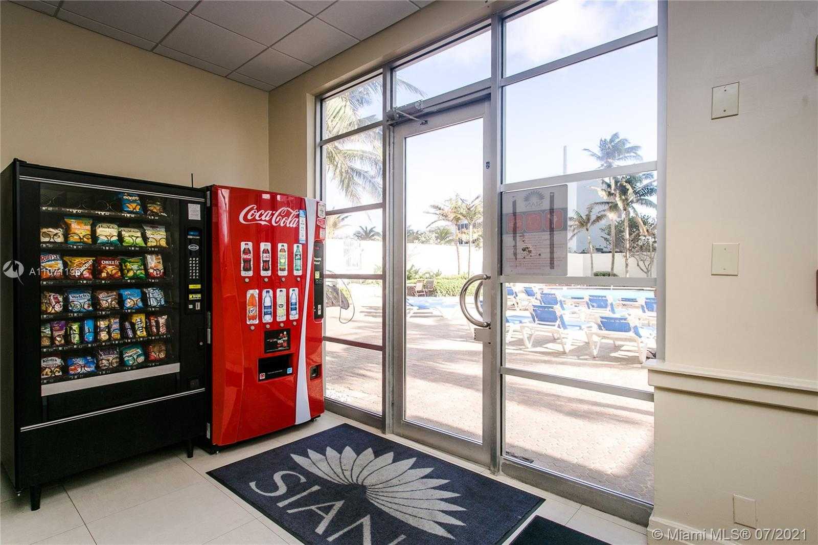Small Image of 4001 SOUTH OCEAN DR #PH1, Hollywood Number 42